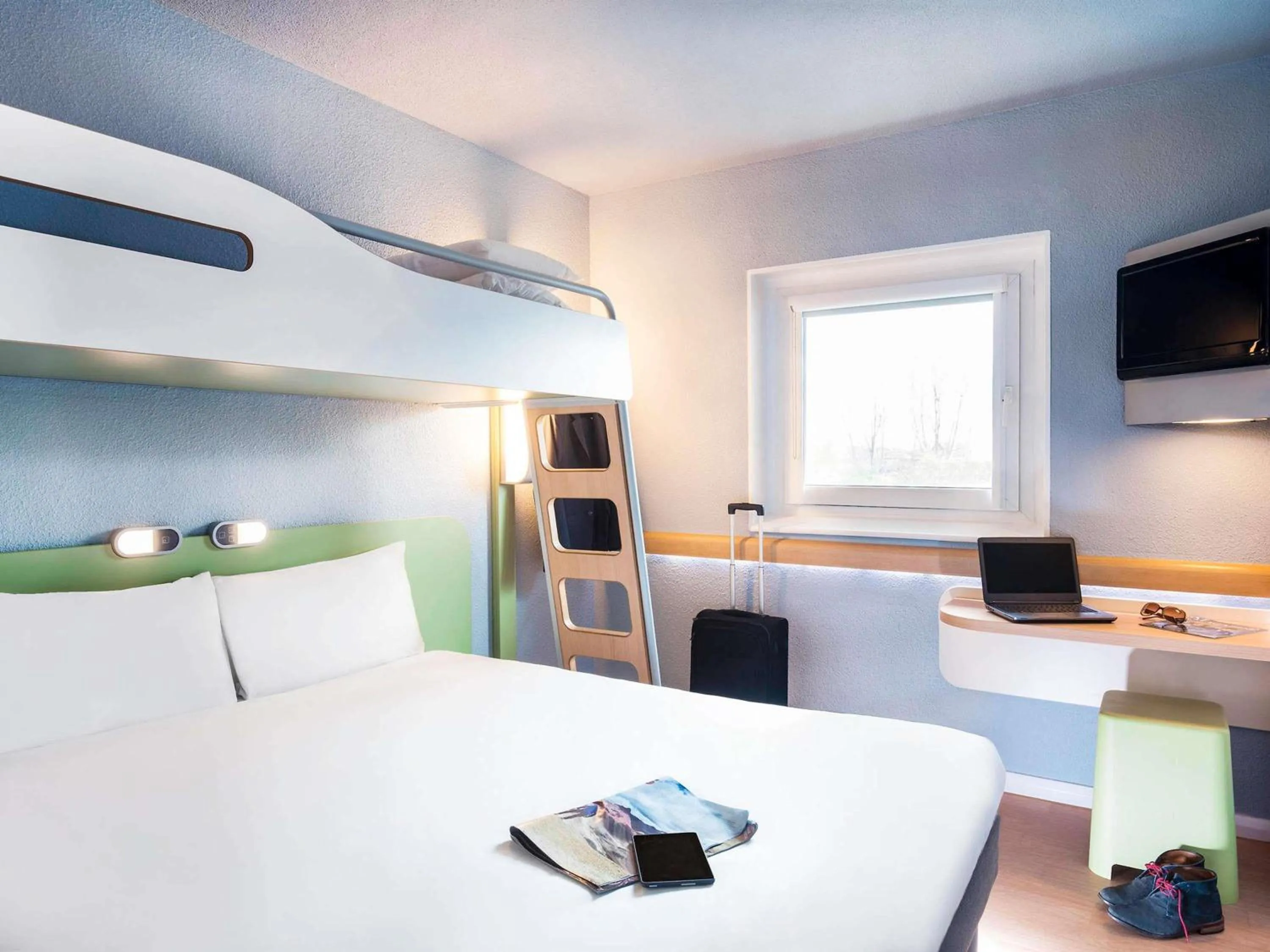 Bedroom, Bed in ibis budget London Barking