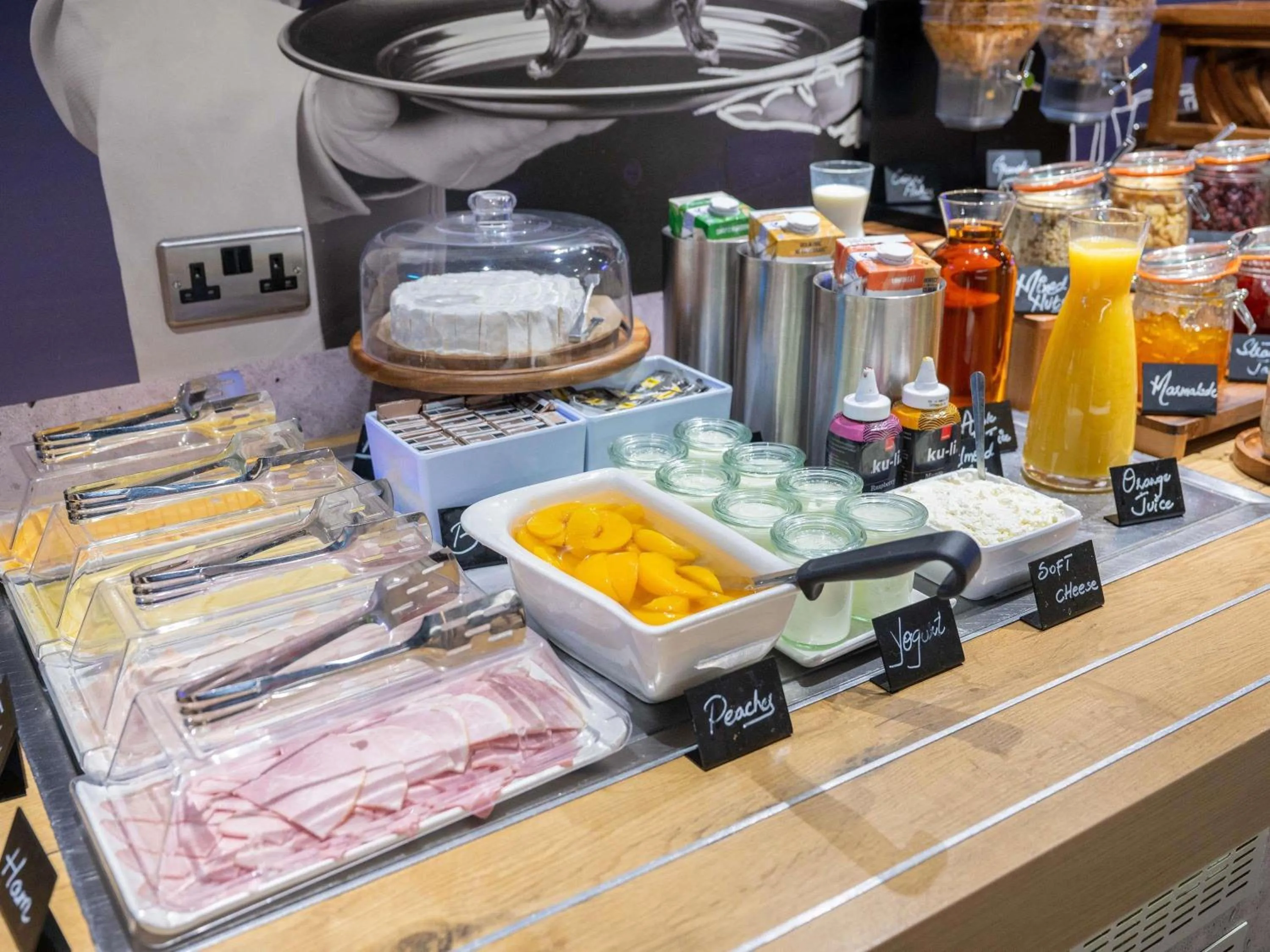 Breakfast in ibis budget London Barking