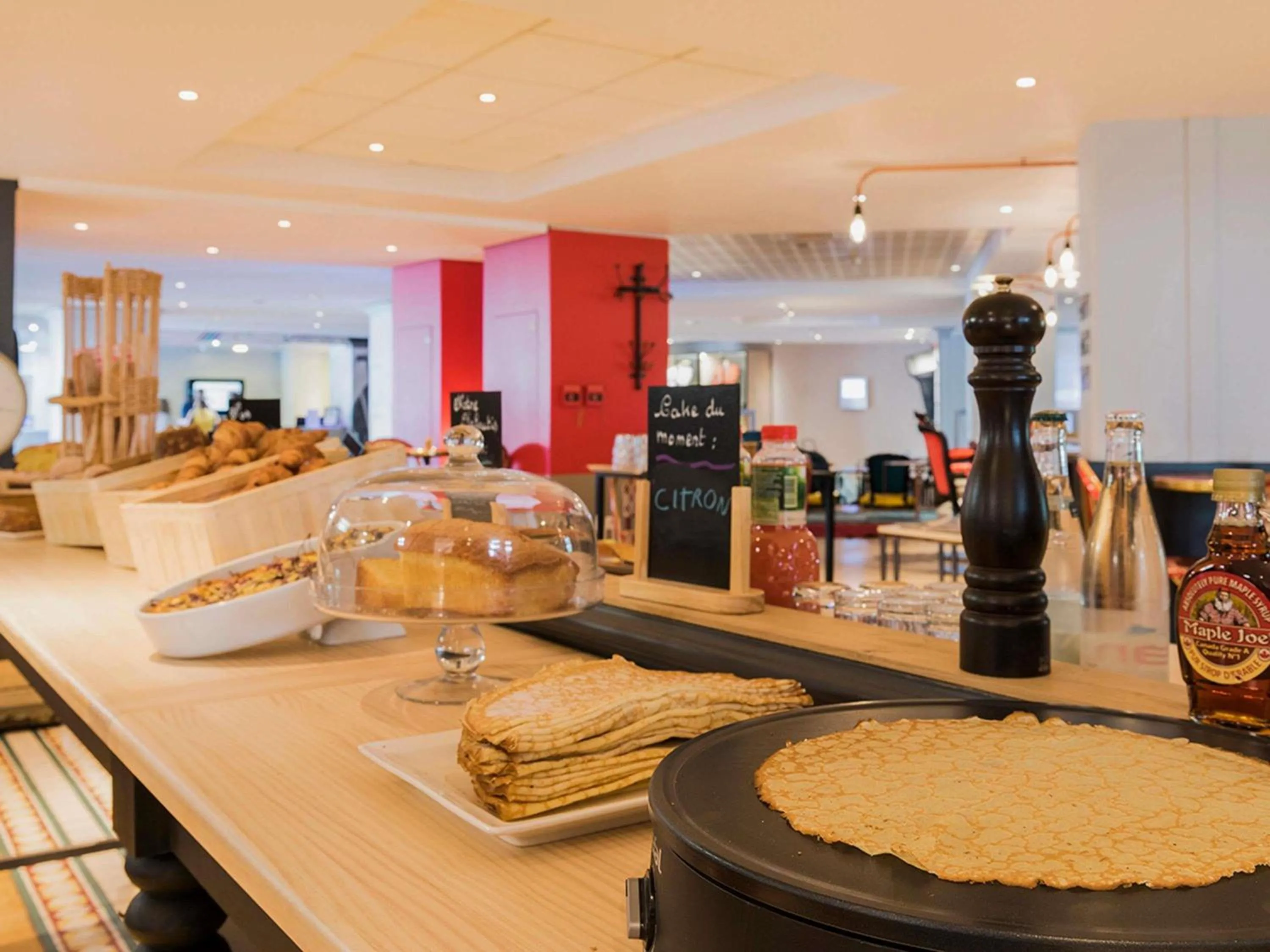 Breakfast in Mercure Paris Roissy CDG