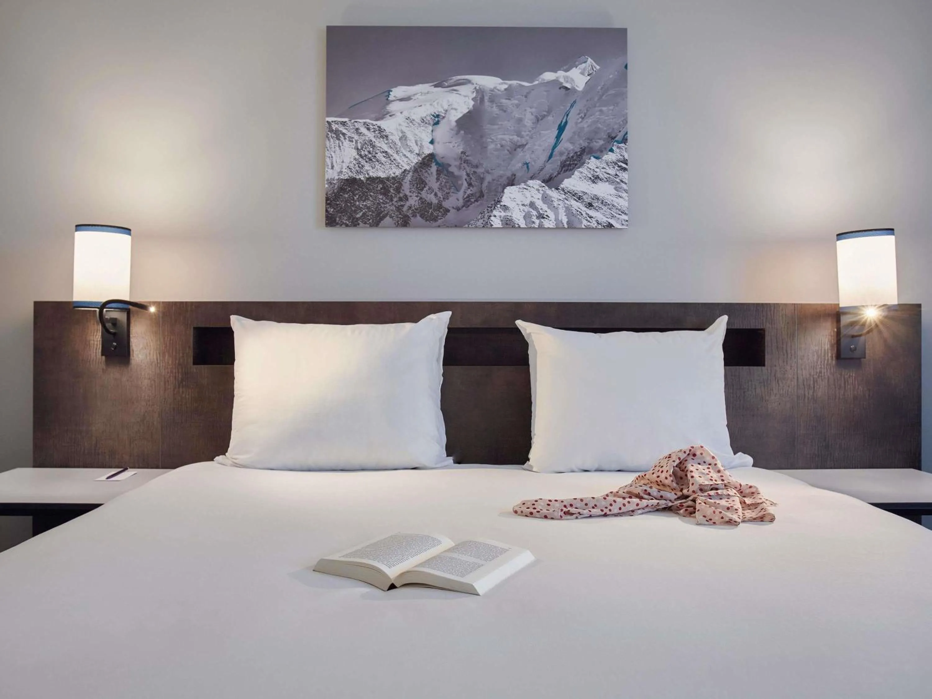 Bedroom, Bed in Mercure Paris Roissy CDG