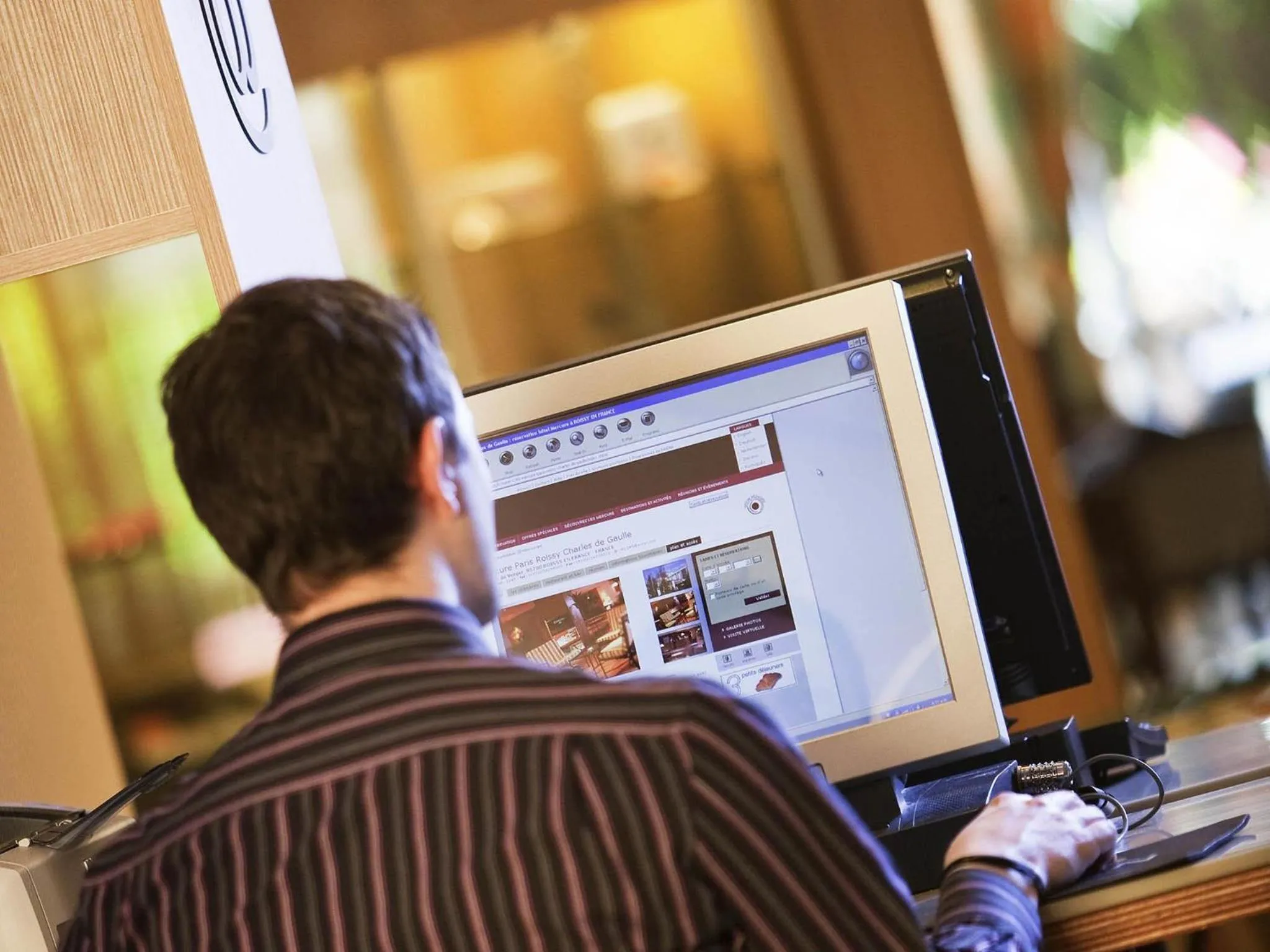 Lounge or bar in Mercure Paris Roissy CDG