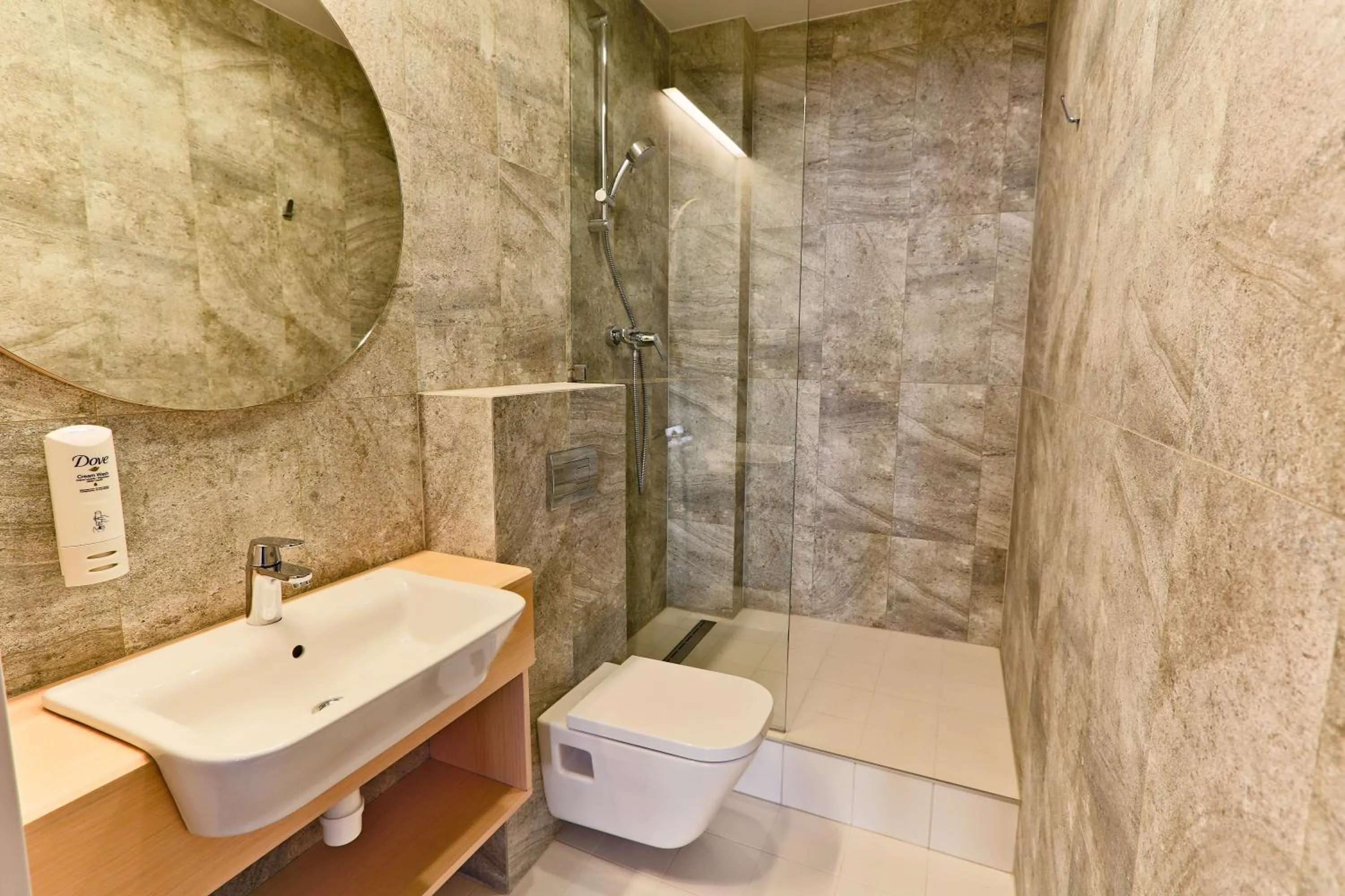 Shower in Sleep in Hostel & Apartments Stary Rynek