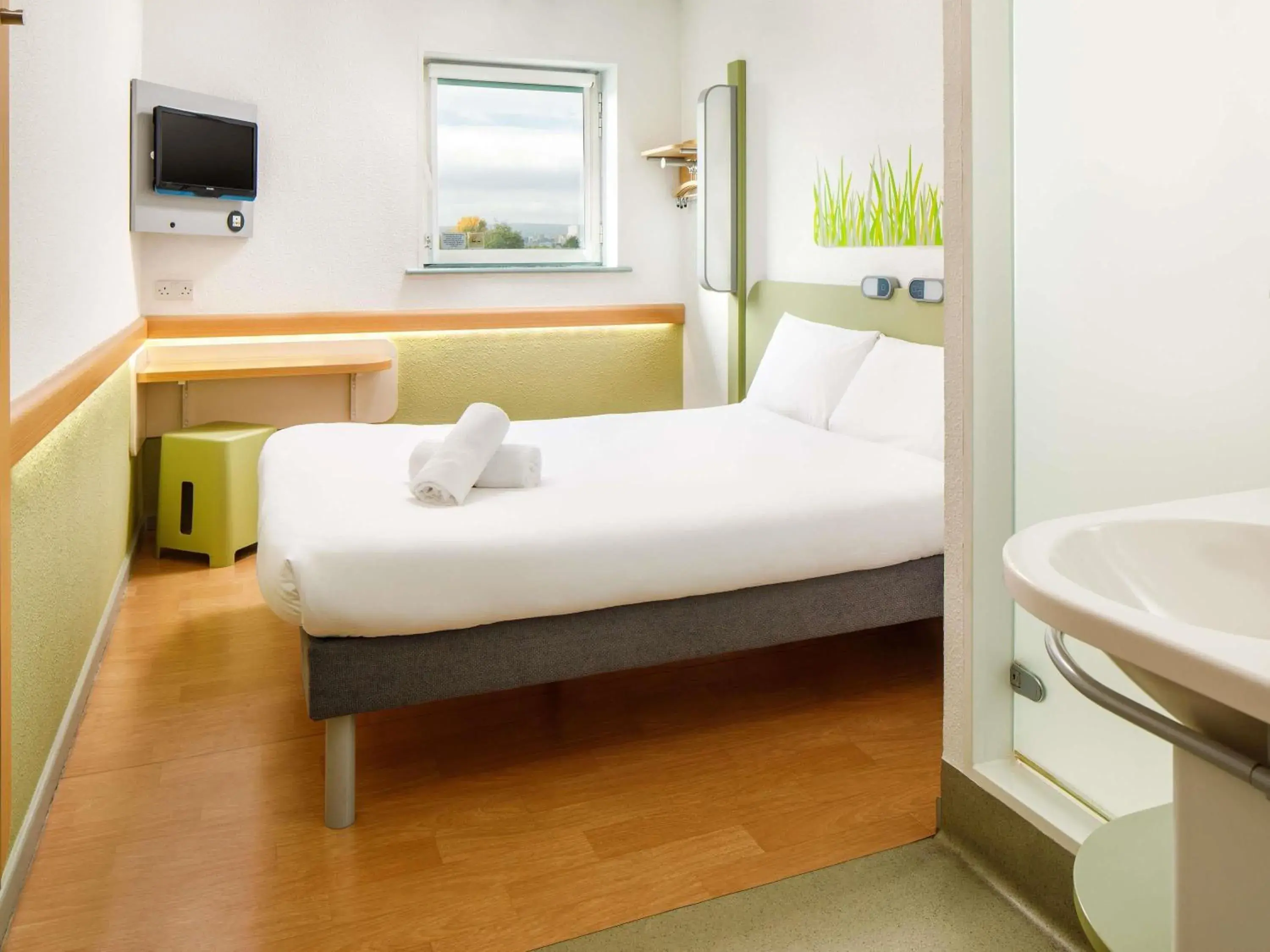 Bedroom, Bed in ibis budget Sheffield Arena Bedroom, Bed in ibis budget Sheffield Arena