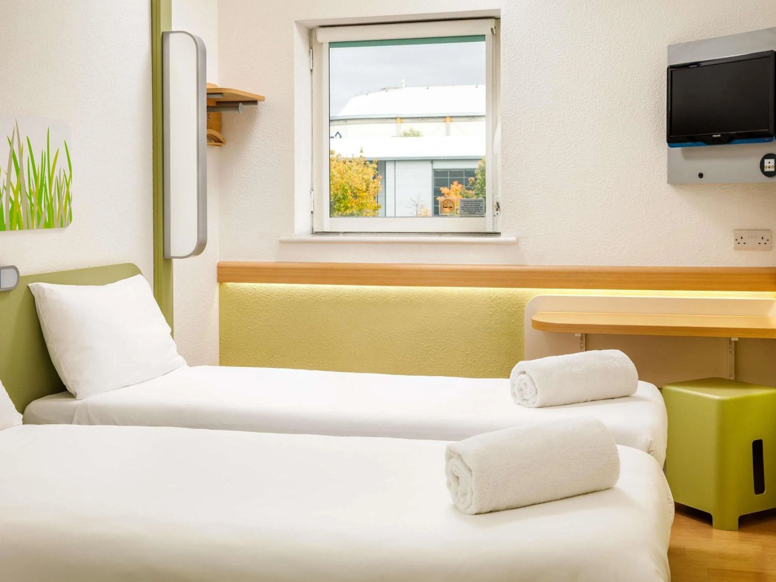 Bedroom, Bed in ibis budget Sheffield Arena