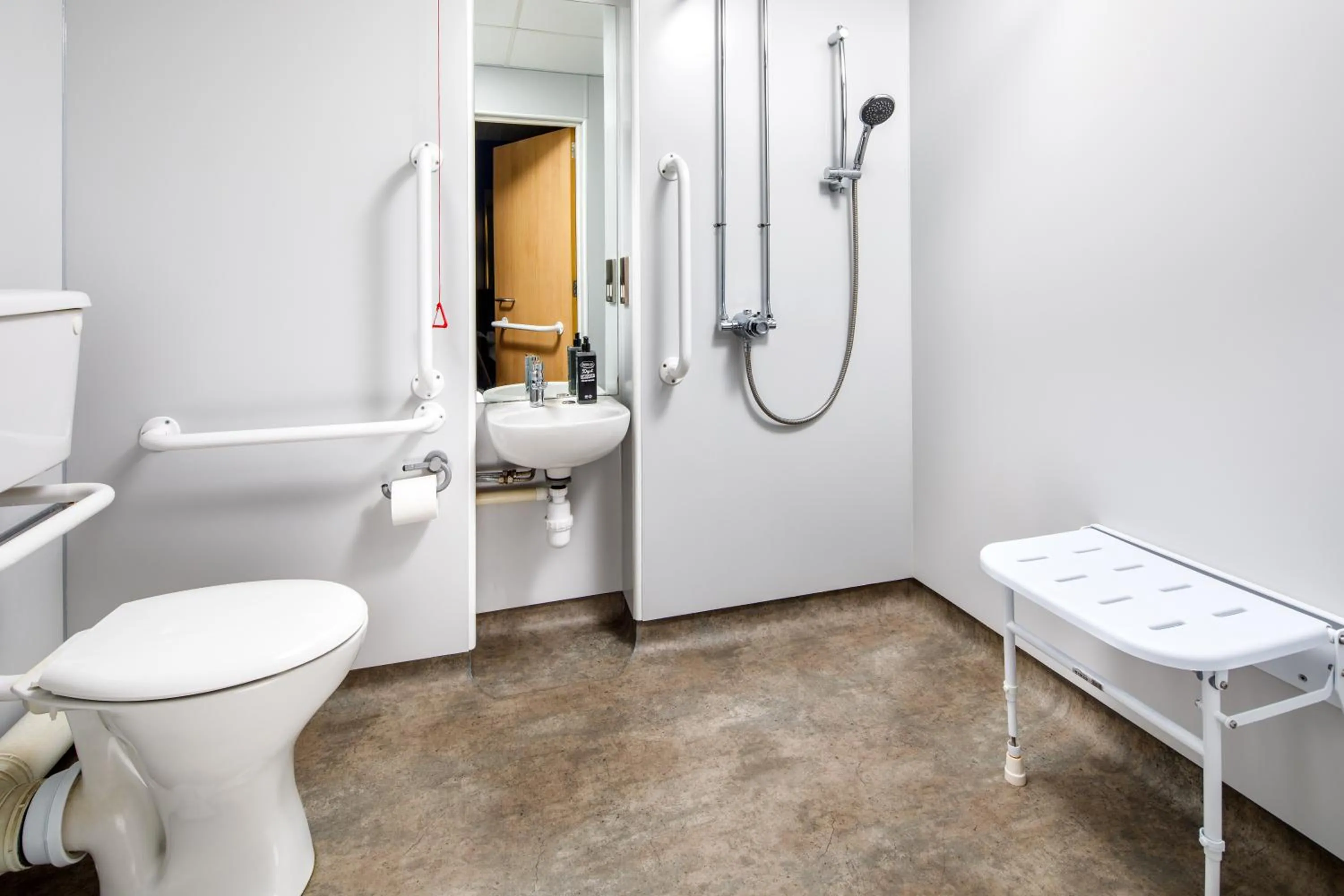 Shower in ibis budget Sheffield Arena