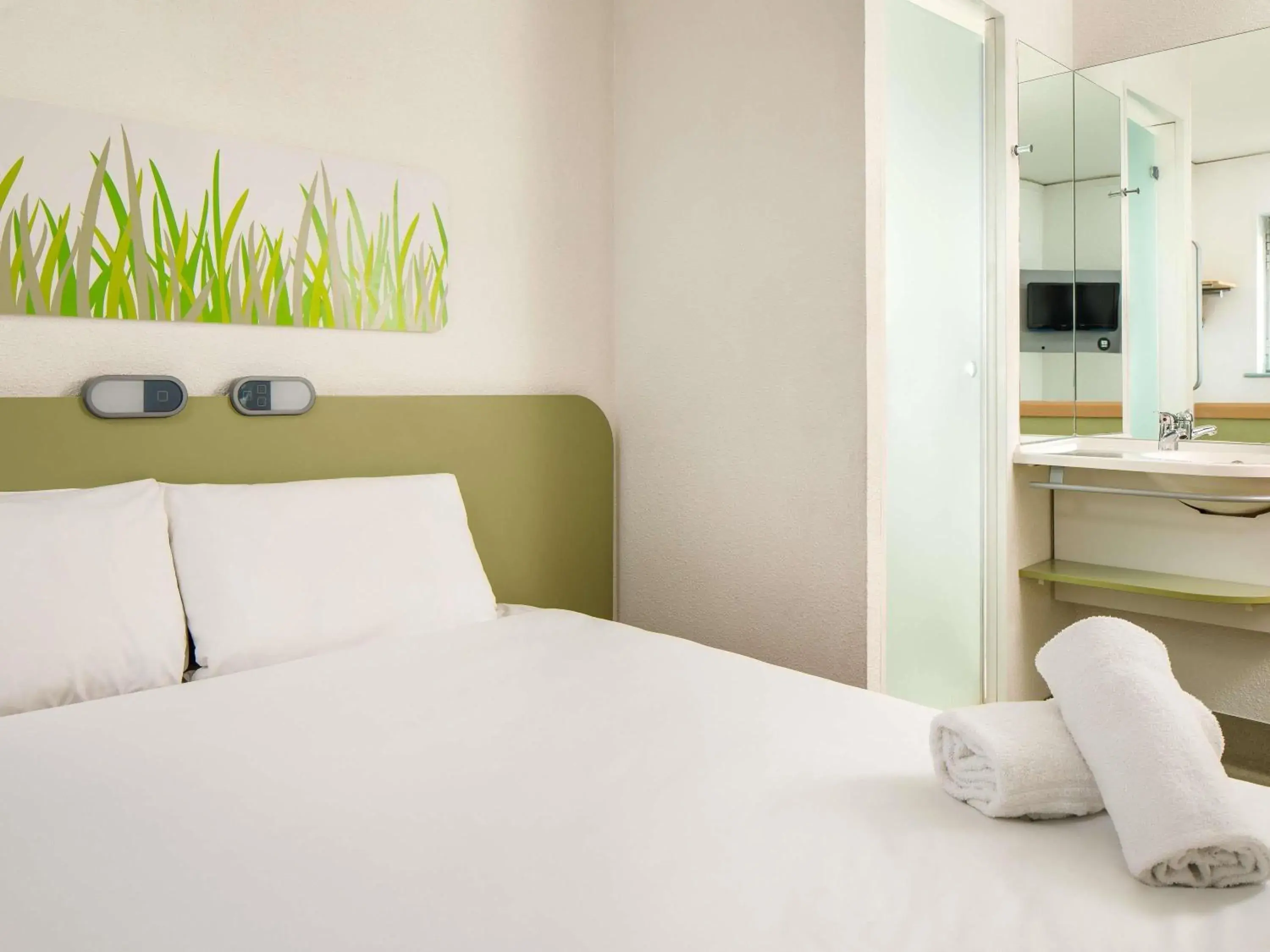 Bedroom, Bed in ibis budget Sheffield Arena Bedroom, Bed in ibis budget Sheffield Arena