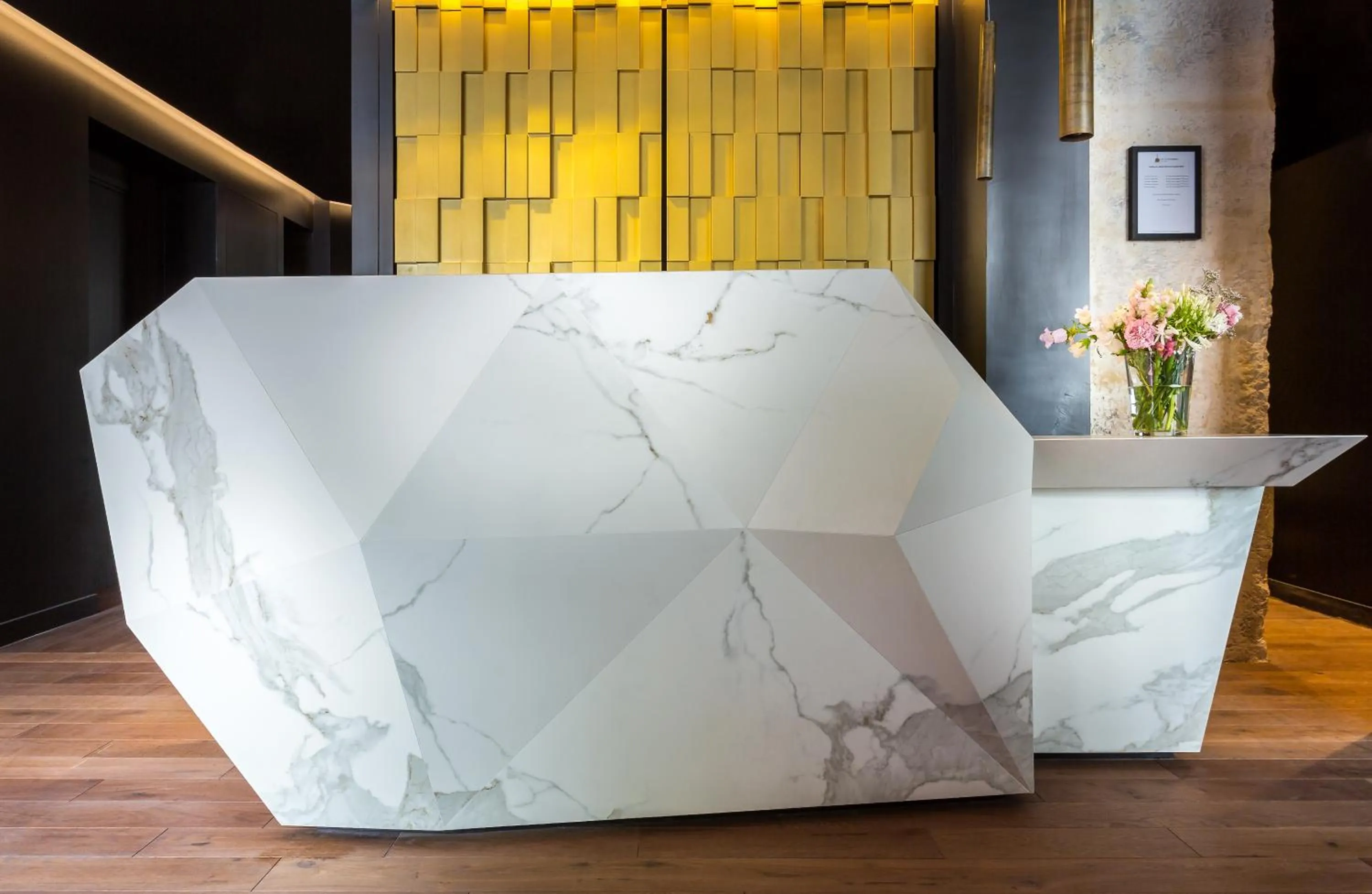 Lobby or reception, Bed in Hôtel La Comtesse