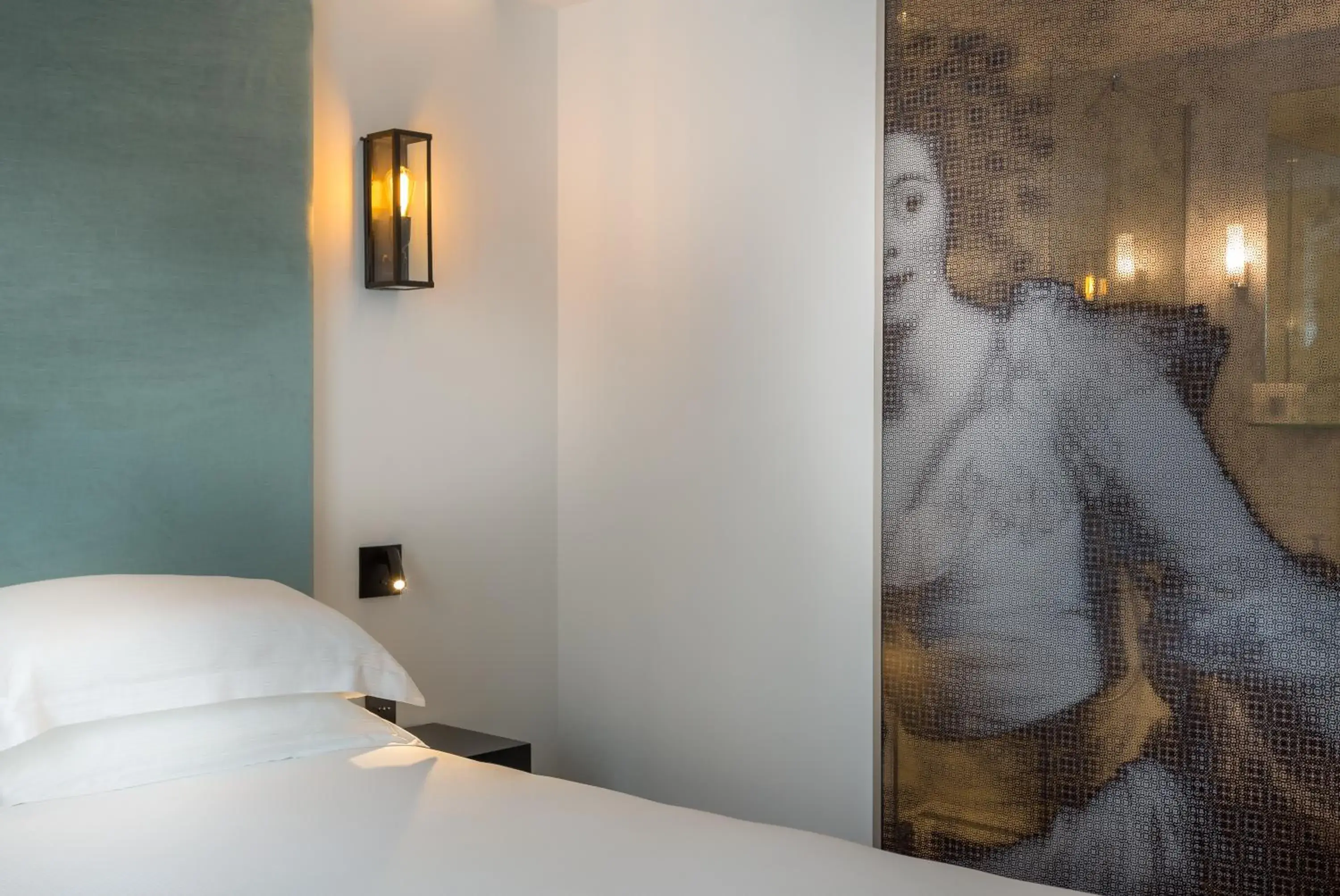 Bed in Hôtel La Comtesse Bed in Hôtel La Comtesse