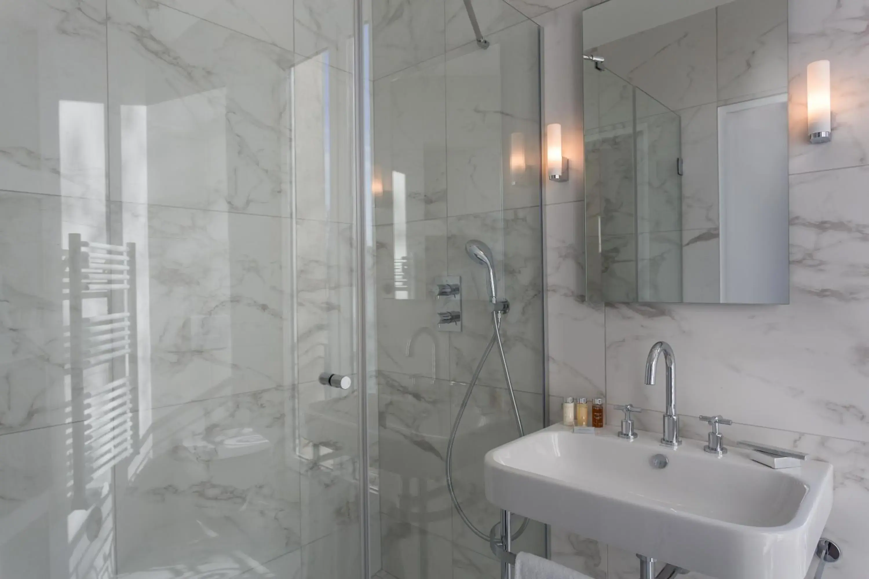 Prestige Double Room Comtesse - Eiffel Tower Front View with Balcony in Hôtel La Comtesse Prestige Double Room Comtesse - Eiffel Tower Front View with Balcony in Hôtel La Comtesse