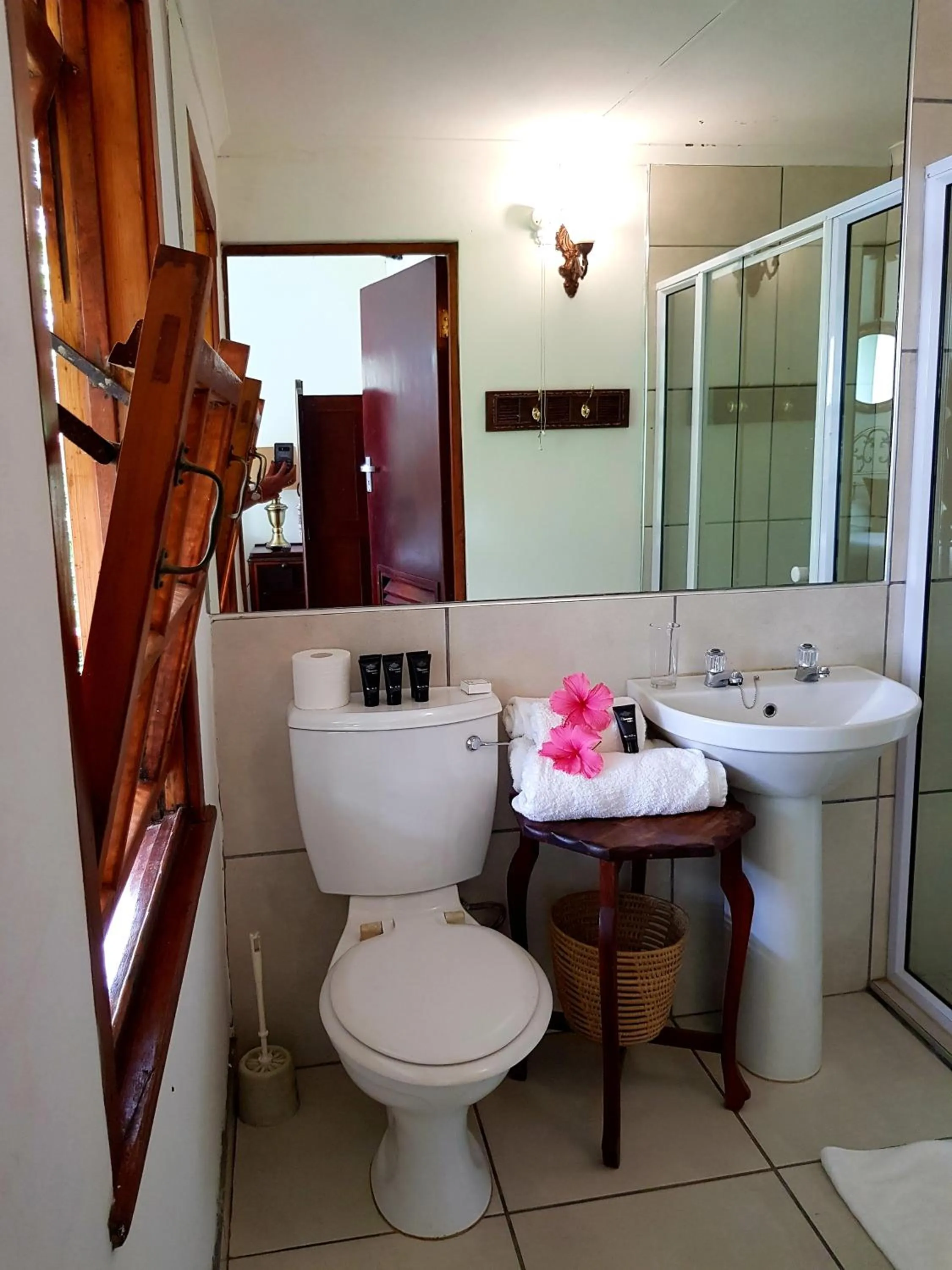 Bathroom in Royston Hall Historical Guesthouse