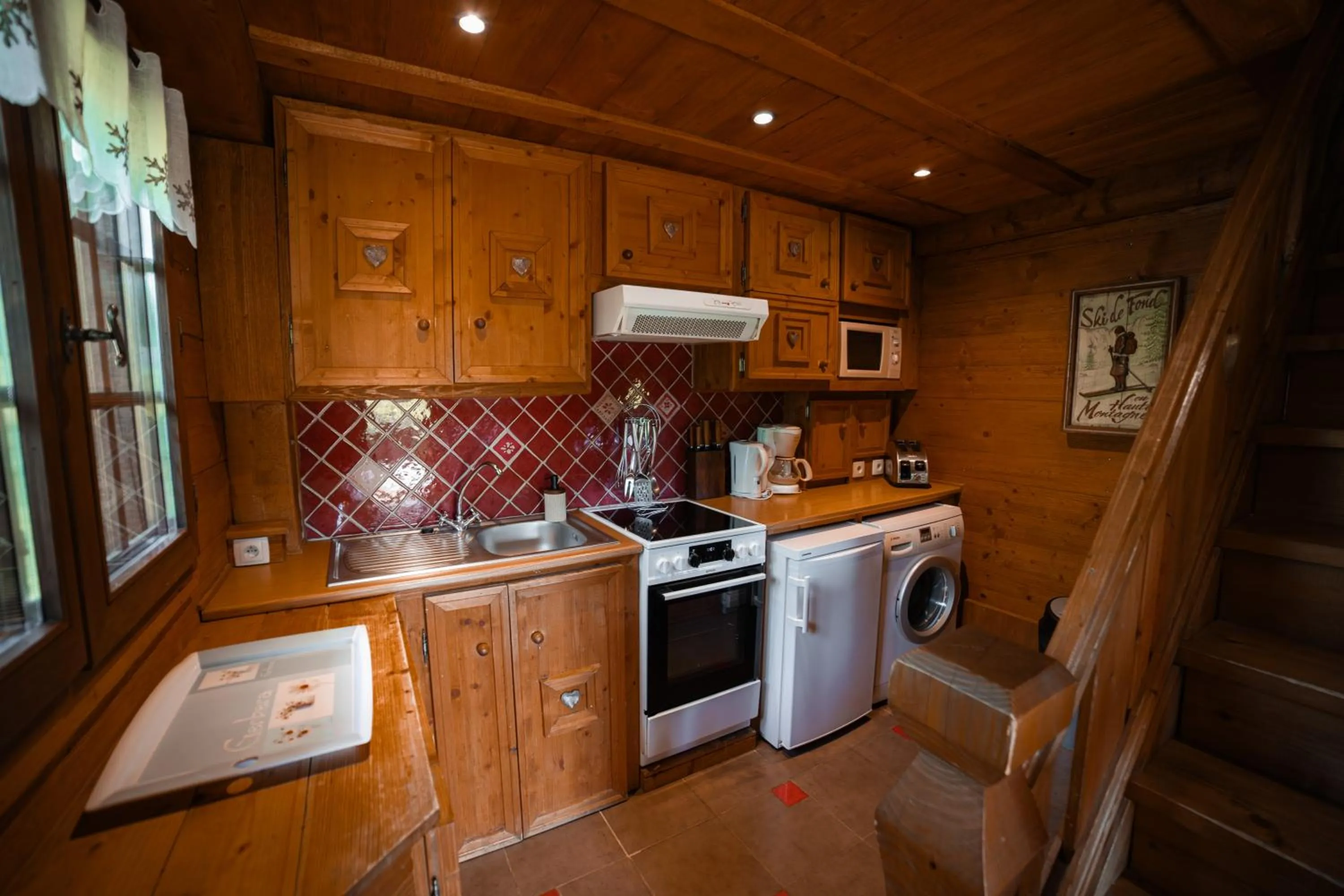 Kitchen or kitchenette in Les Greniers du Mont Blanc