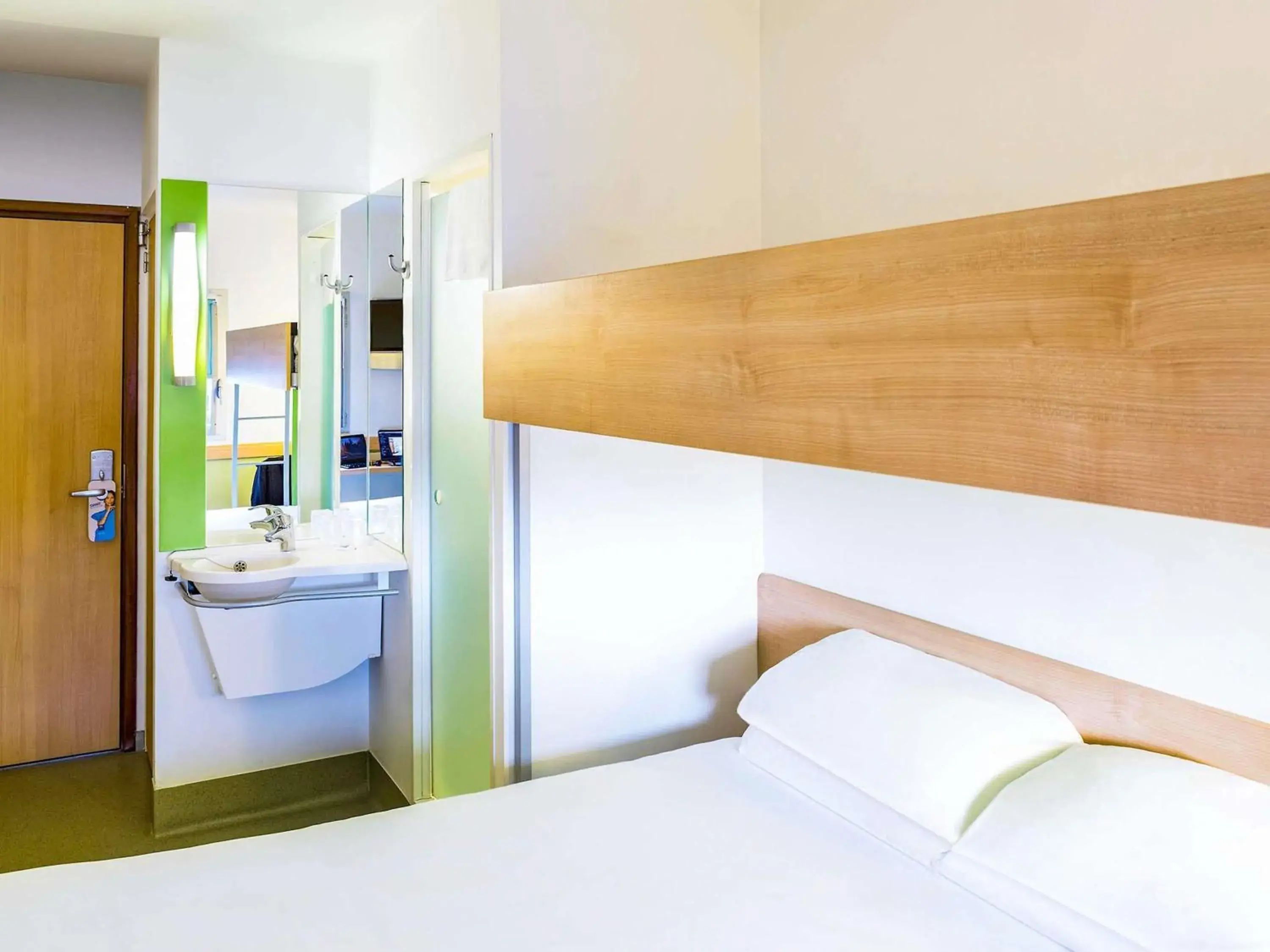 Bedroom, Bed in ibis budget Derby Bedroom, Bed in ibis budget Derby