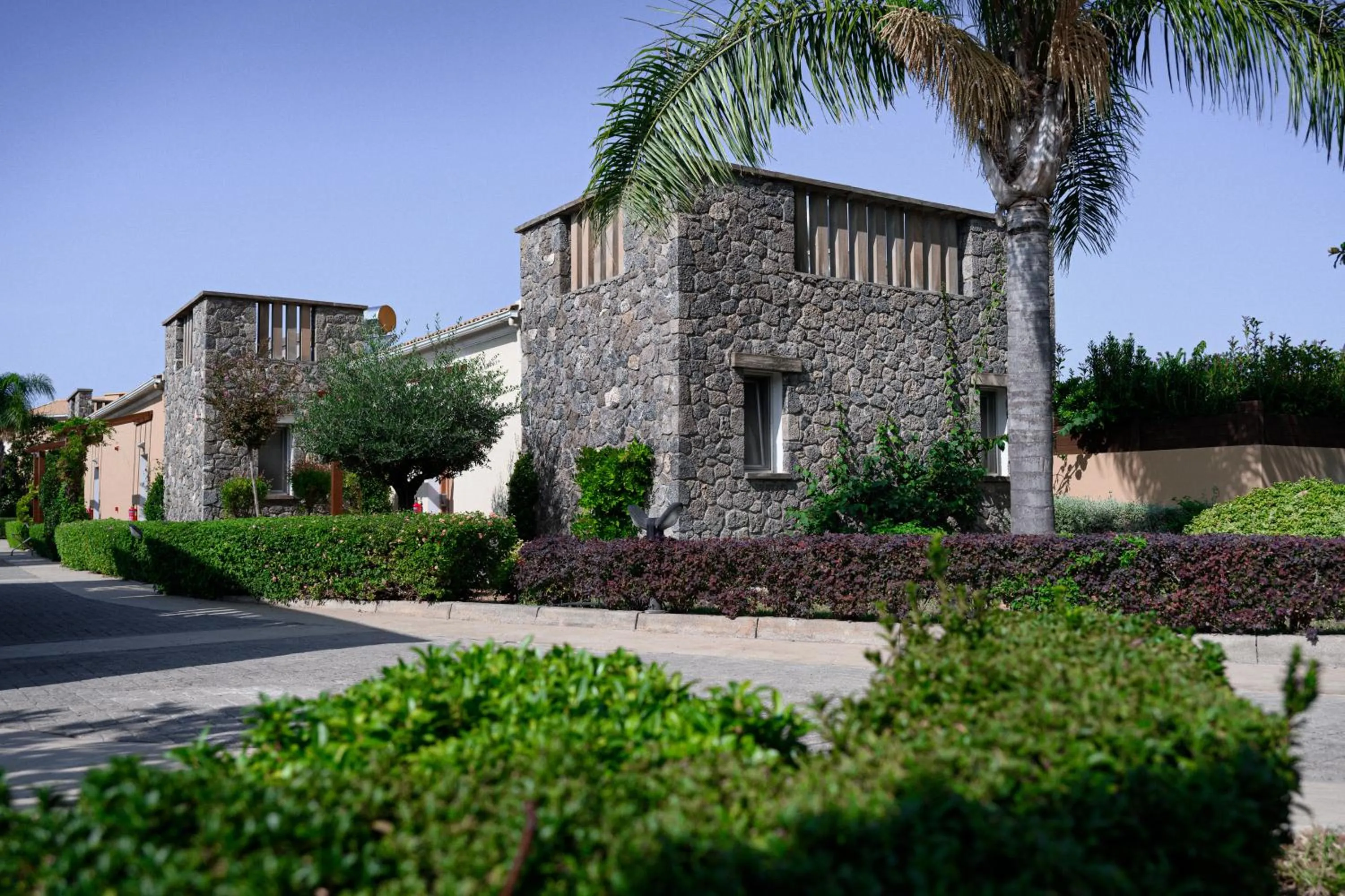 Property building in Restia