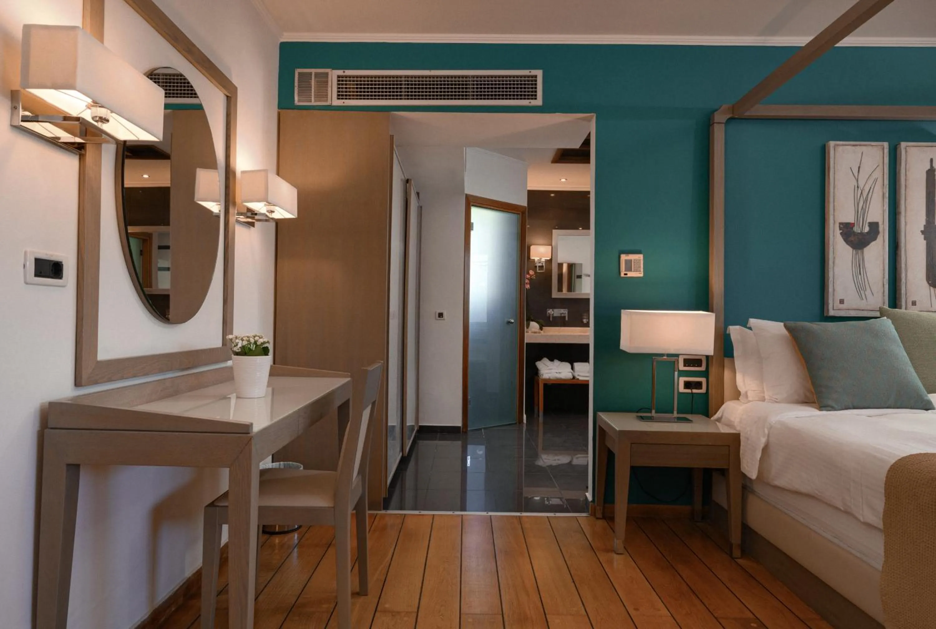 Bedroom, Bed in Restia