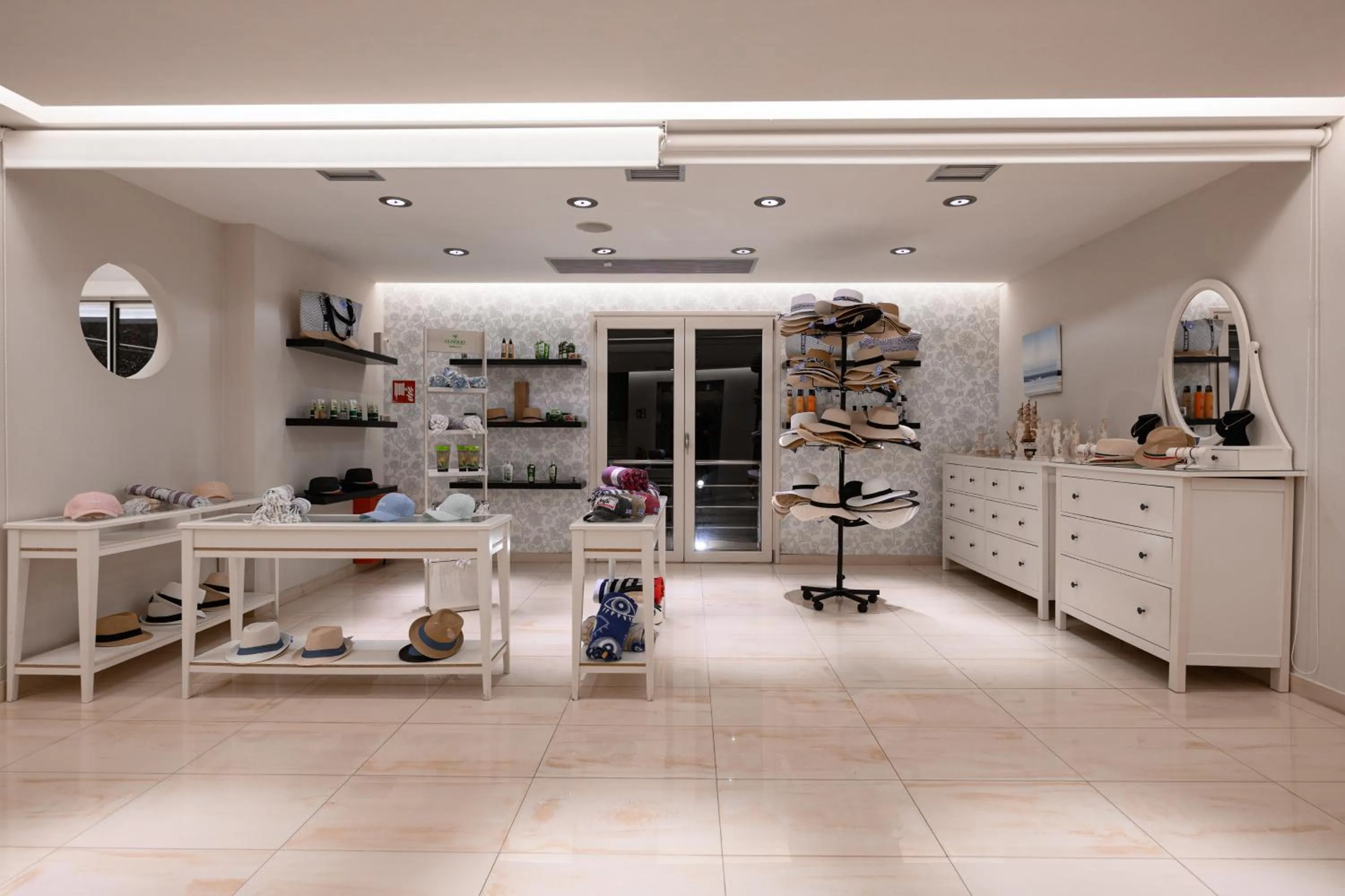 Shopping Area in Restia