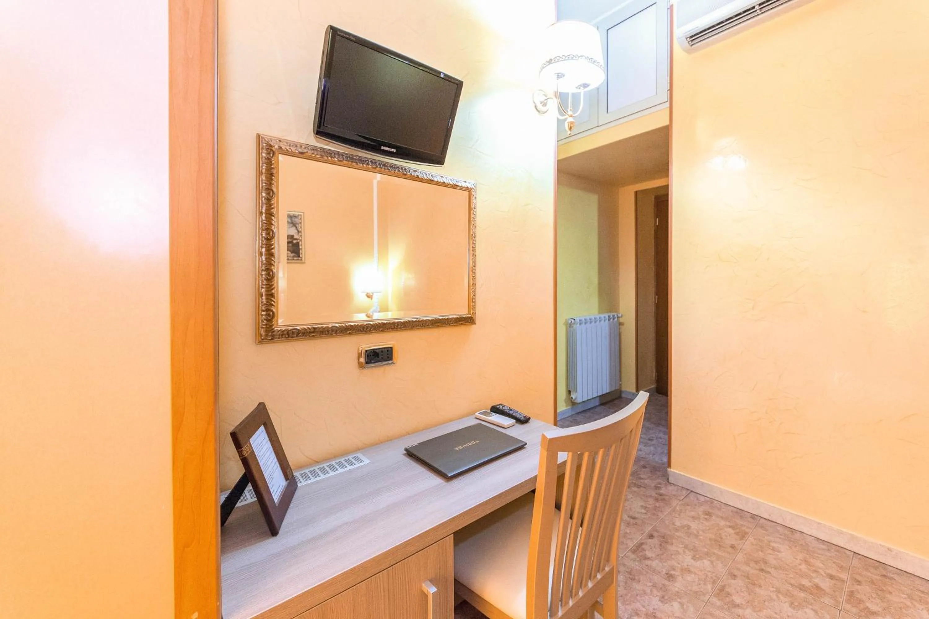 TV and multimedia in Downtown Accommodation