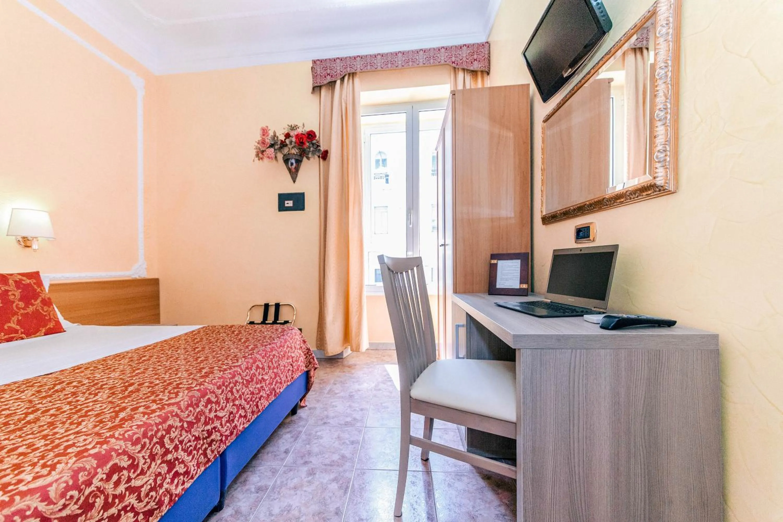 Photo of the whole room, Bed in Downtown Accommodation