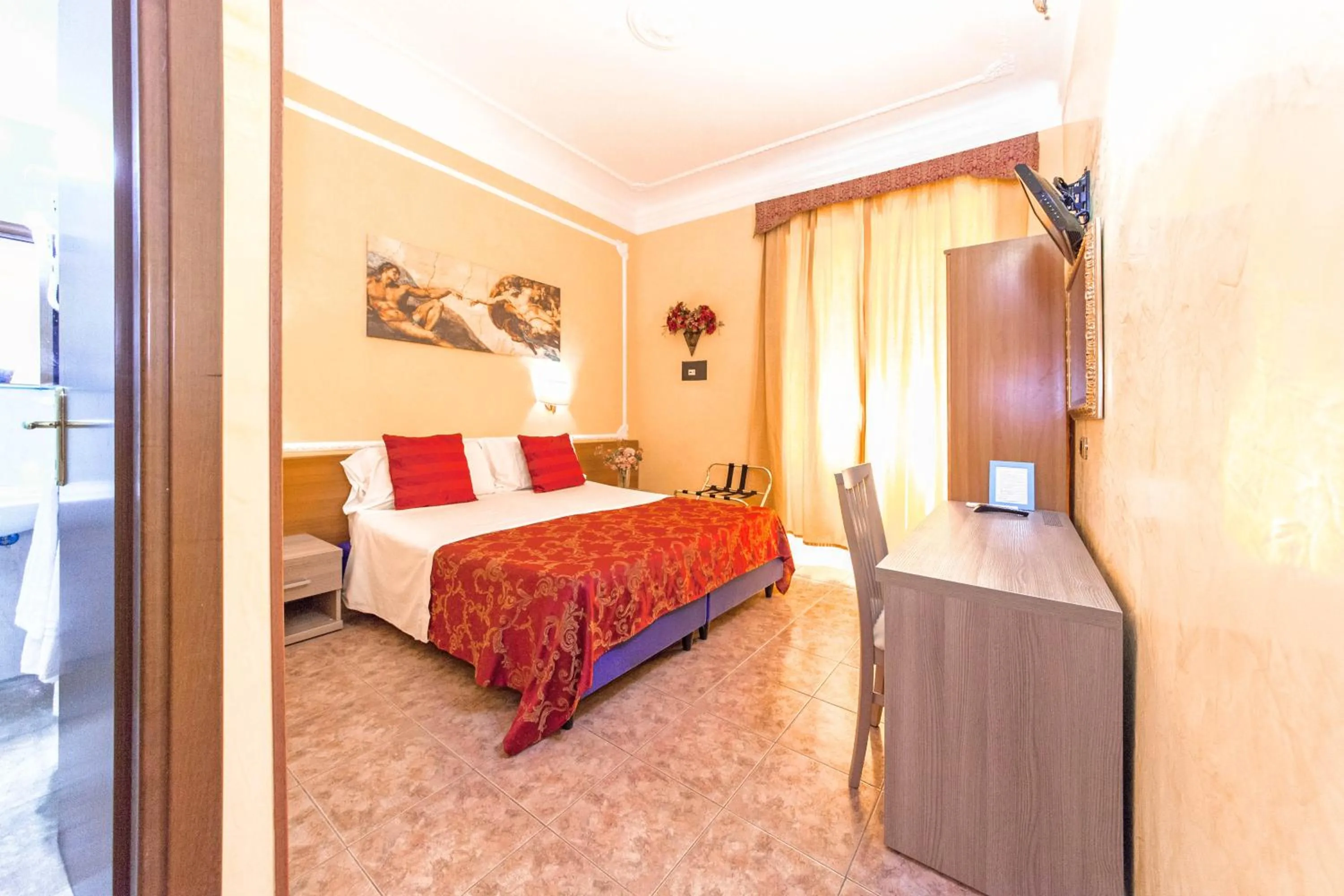 Photo of the whole room, Bed in Downtown Accommodation