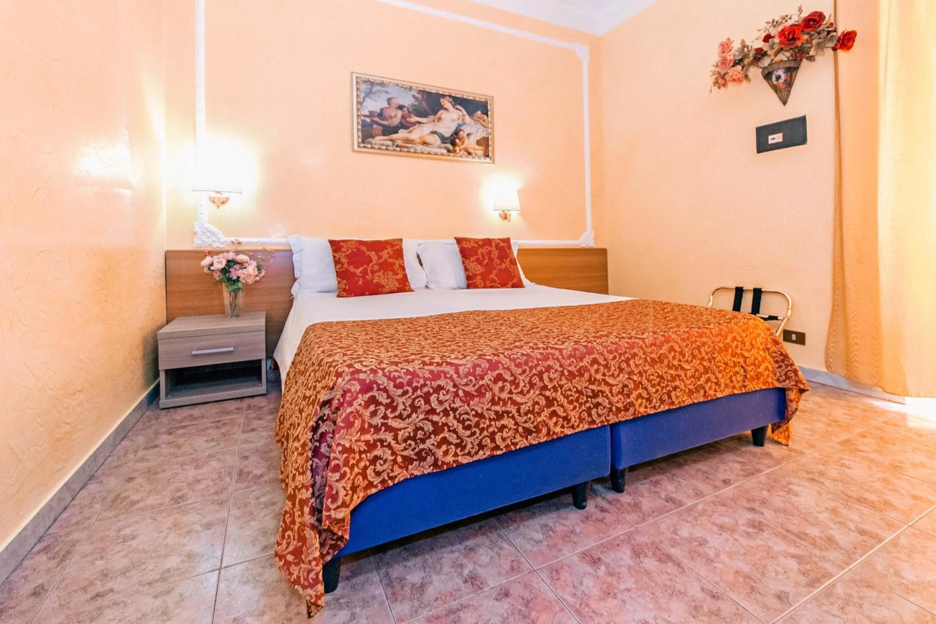 Photo of the whole room, Bed in Downtown Accommodation