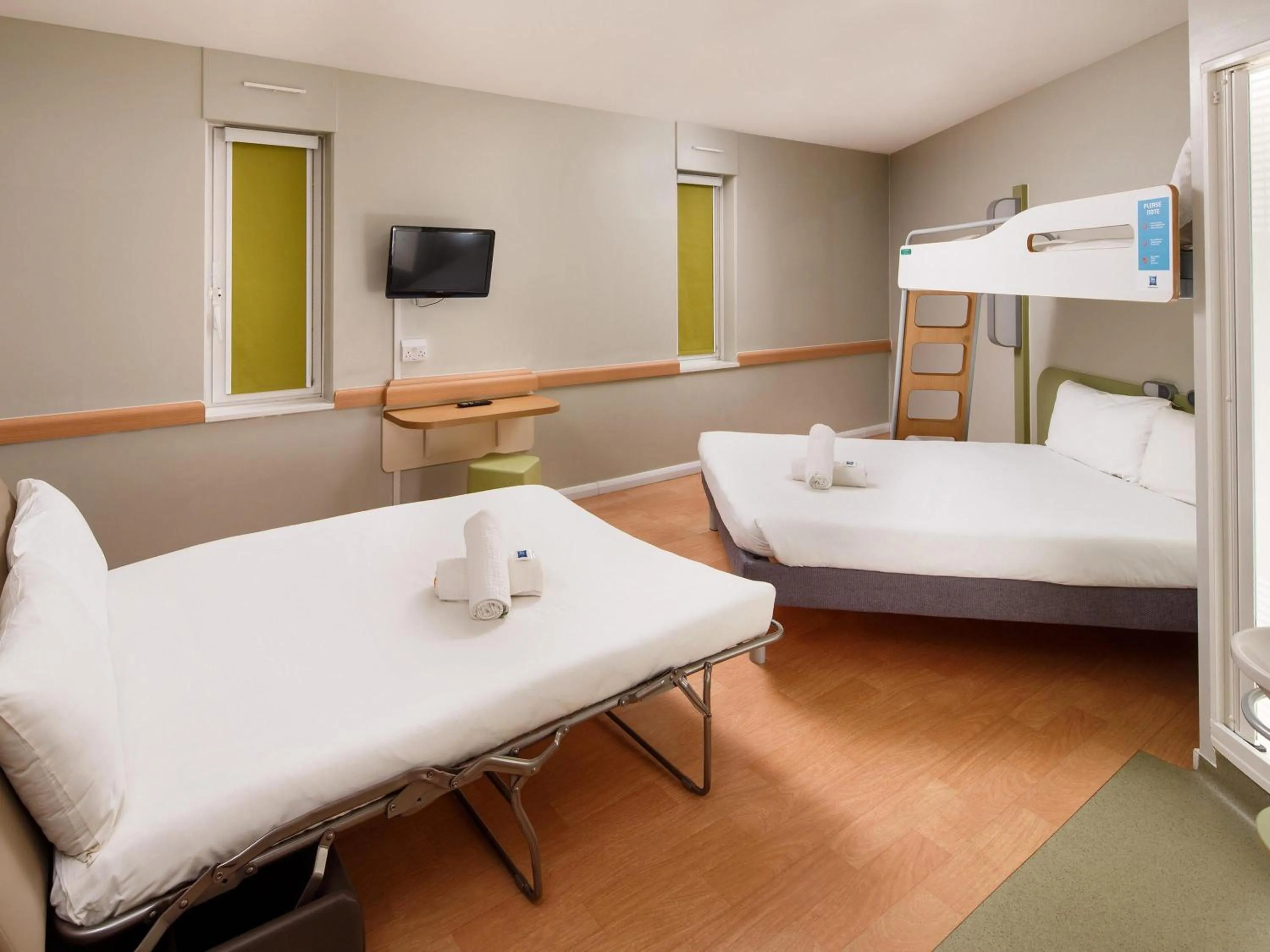 Bedroom, Bed in ibis Budget Manchester Centre Pollard Street