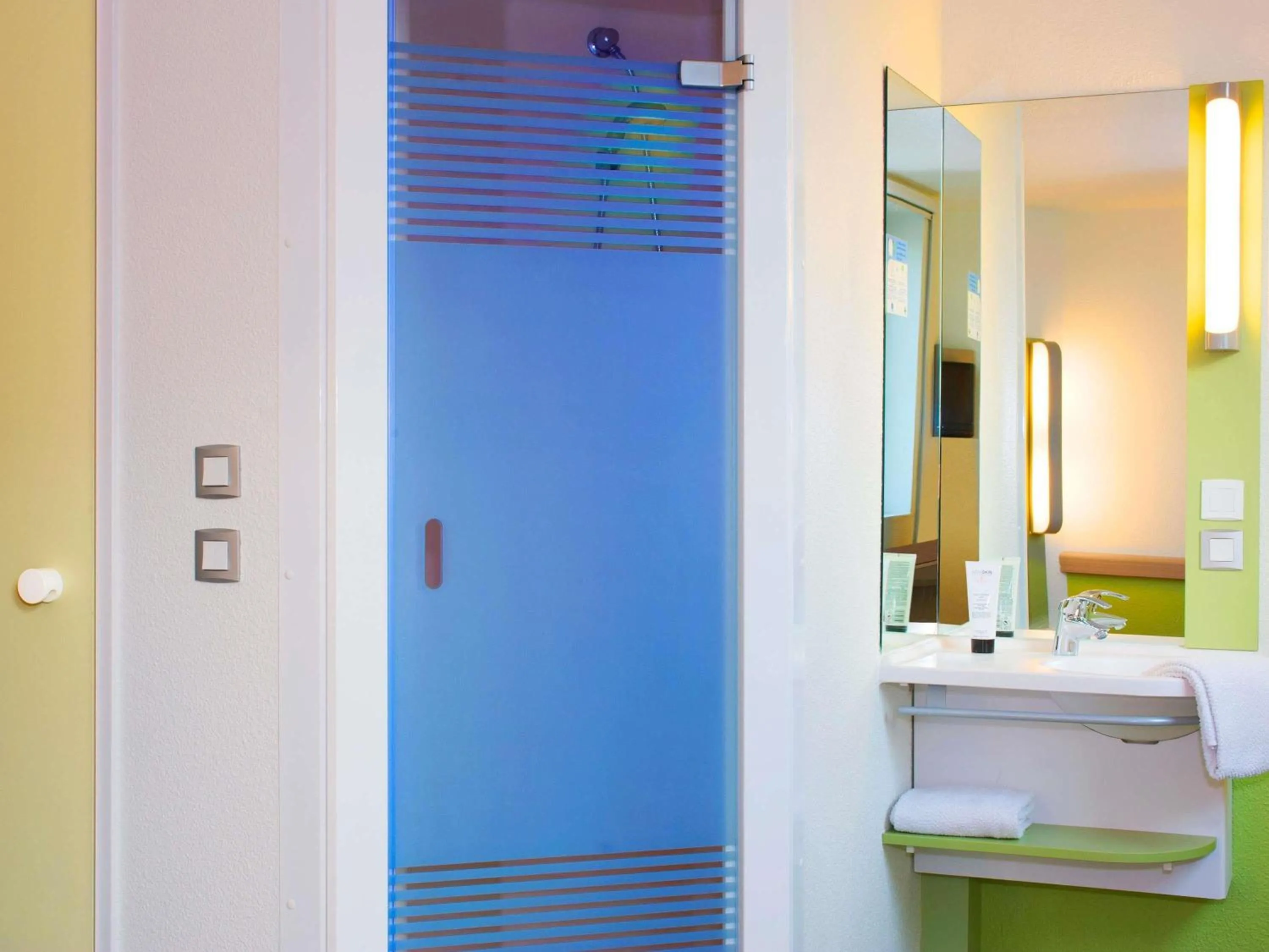 Bedroom in ibis Budget Manchester Centre Pollard Street