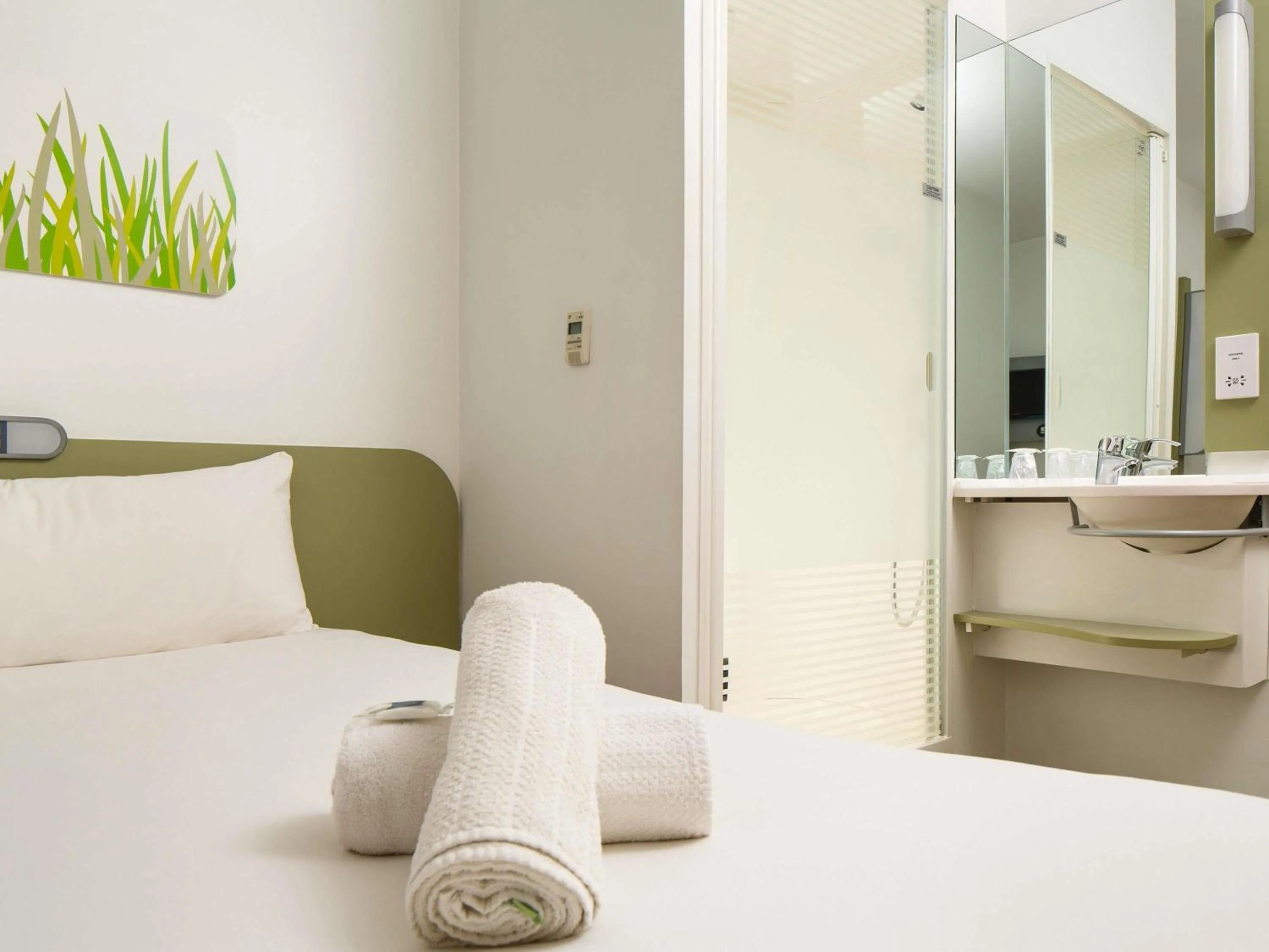 Property building, Bed in ibis Budget Manchester Centre Pollard Street