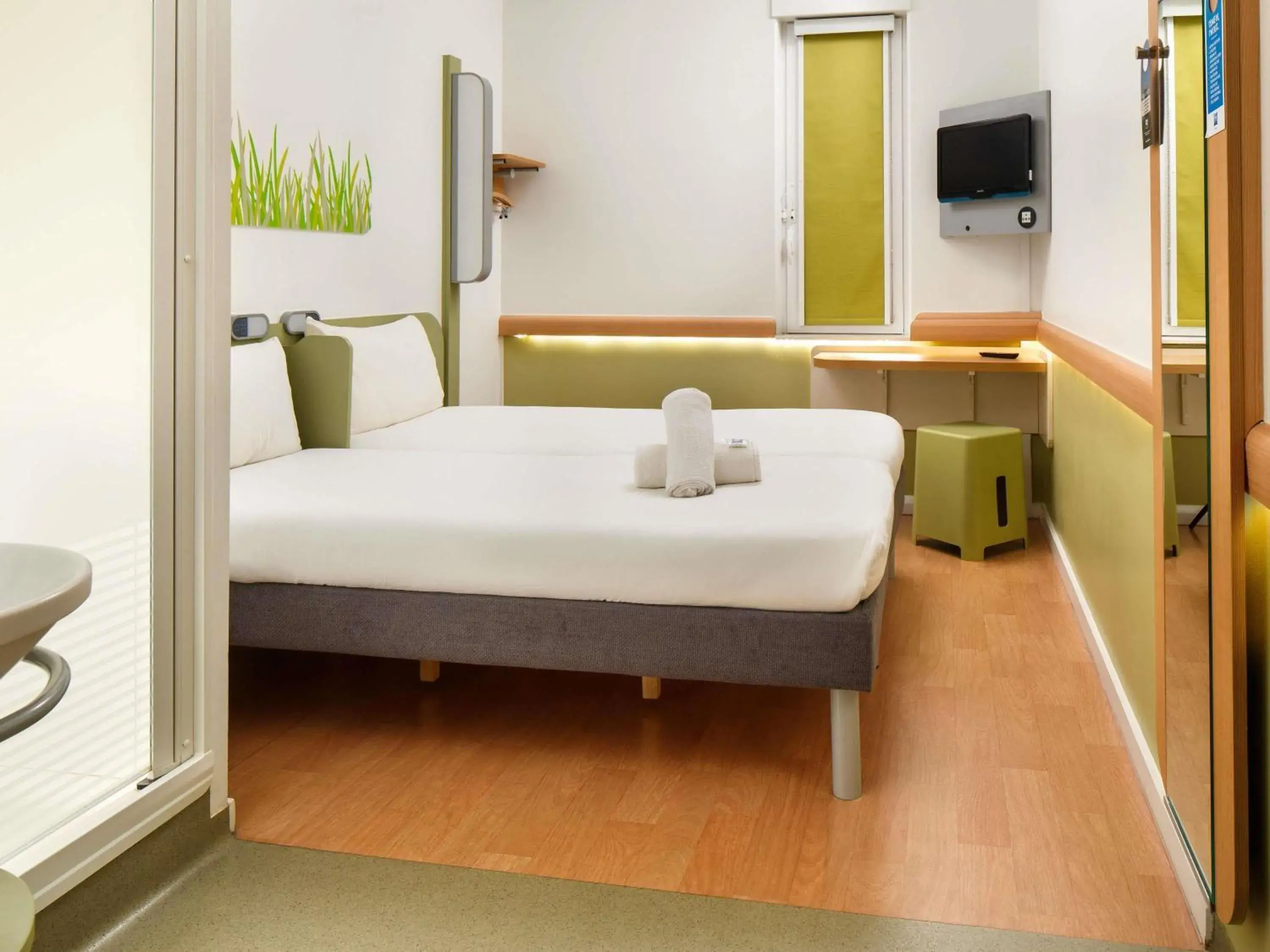 Bedroom, Bed in ibis Budget Manchester Centre Pollard Street Bedroom, Bed in ibis Budget Manchester Centre Pollard Street