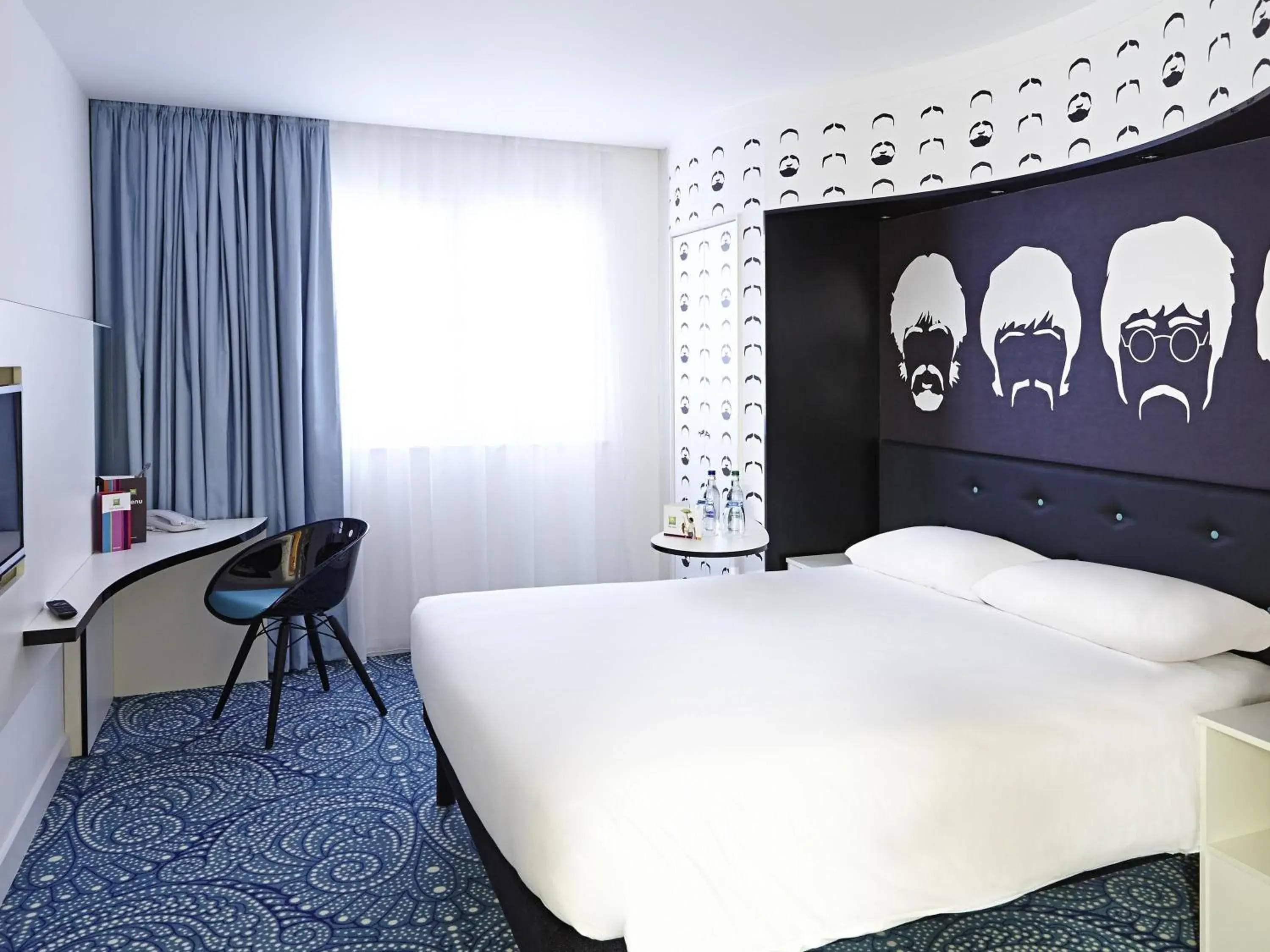 Bedroom, Bed in Ibis Styles Liverpool Centre Dale Street - Cavern Quarter Bedroom, Bed in Ibis Styles Liverpool Centre Dale Street - Cavern Quarter