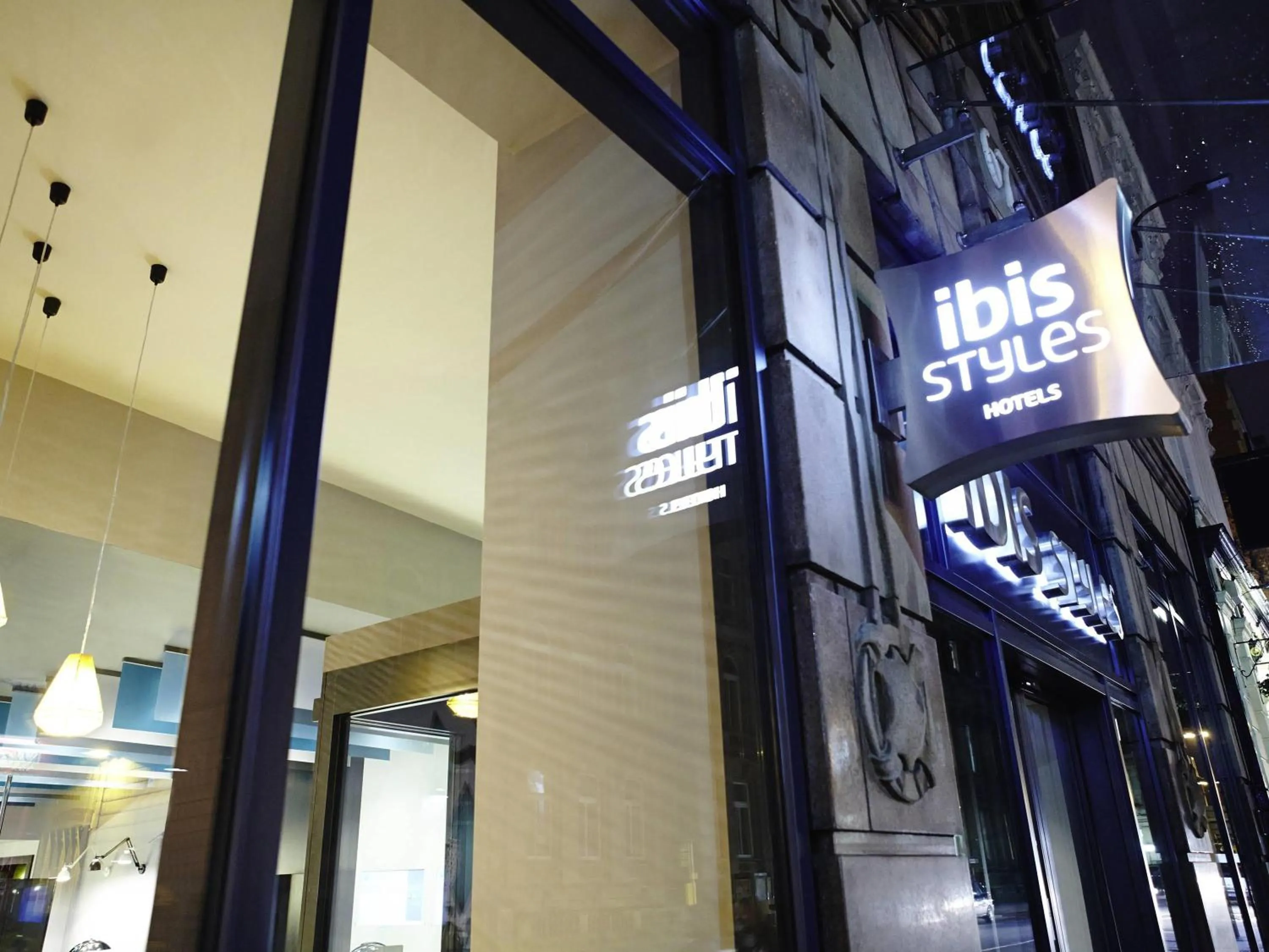 Property building in Ibis Styles Liverpool Centre Dale Street - Cavern Quarter