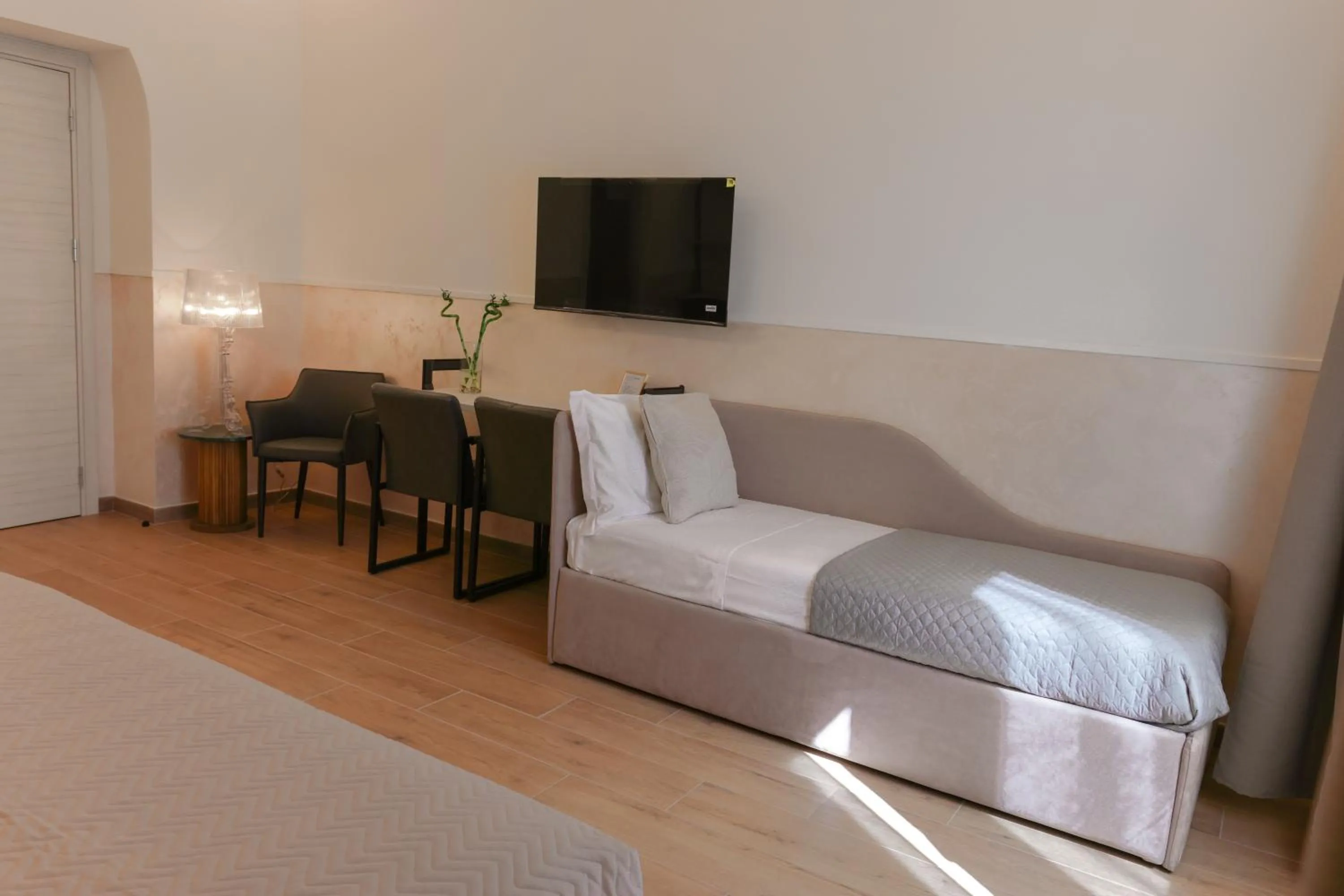 Photo of the whole room, Bed in B&B Smart Rooms