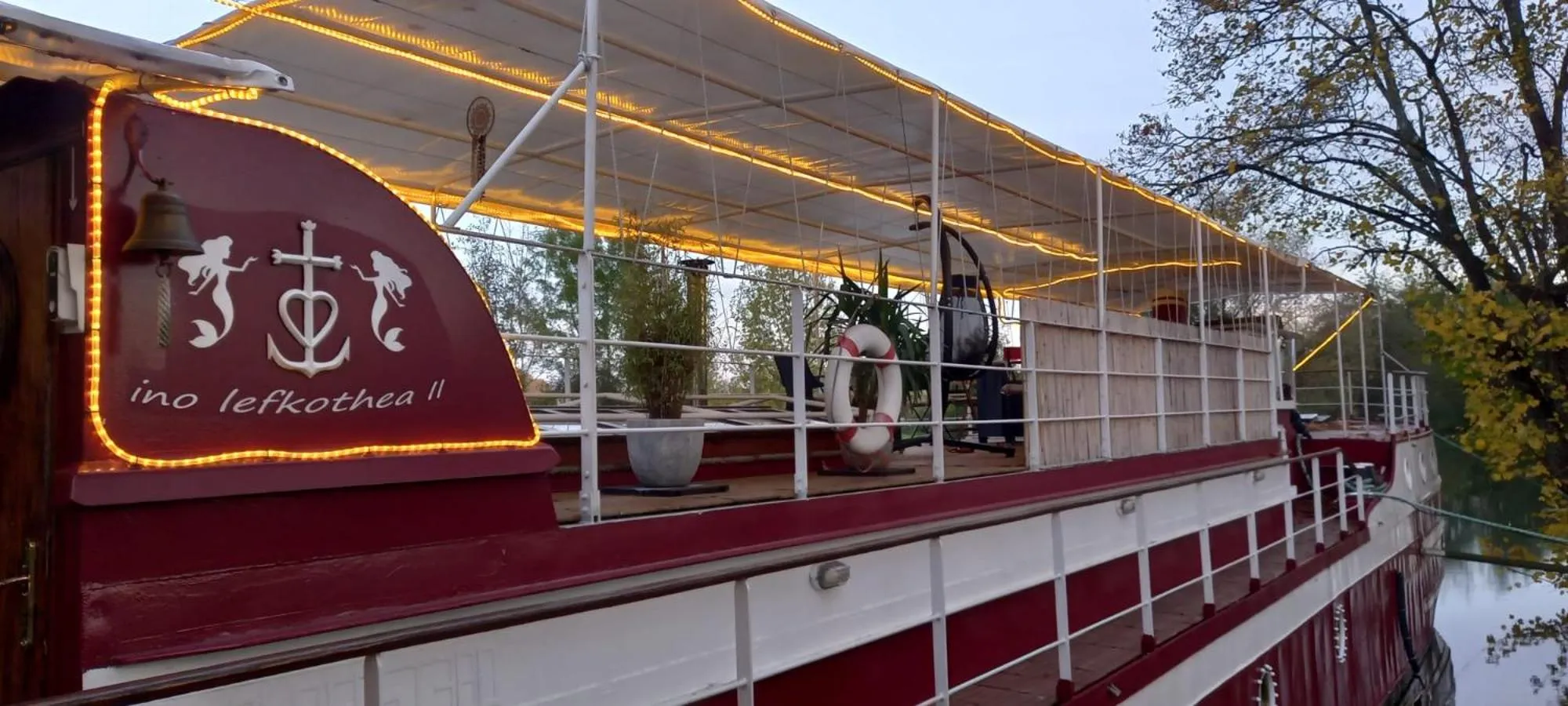 péniche Ino Lefkothea II chambre d'hôtes
