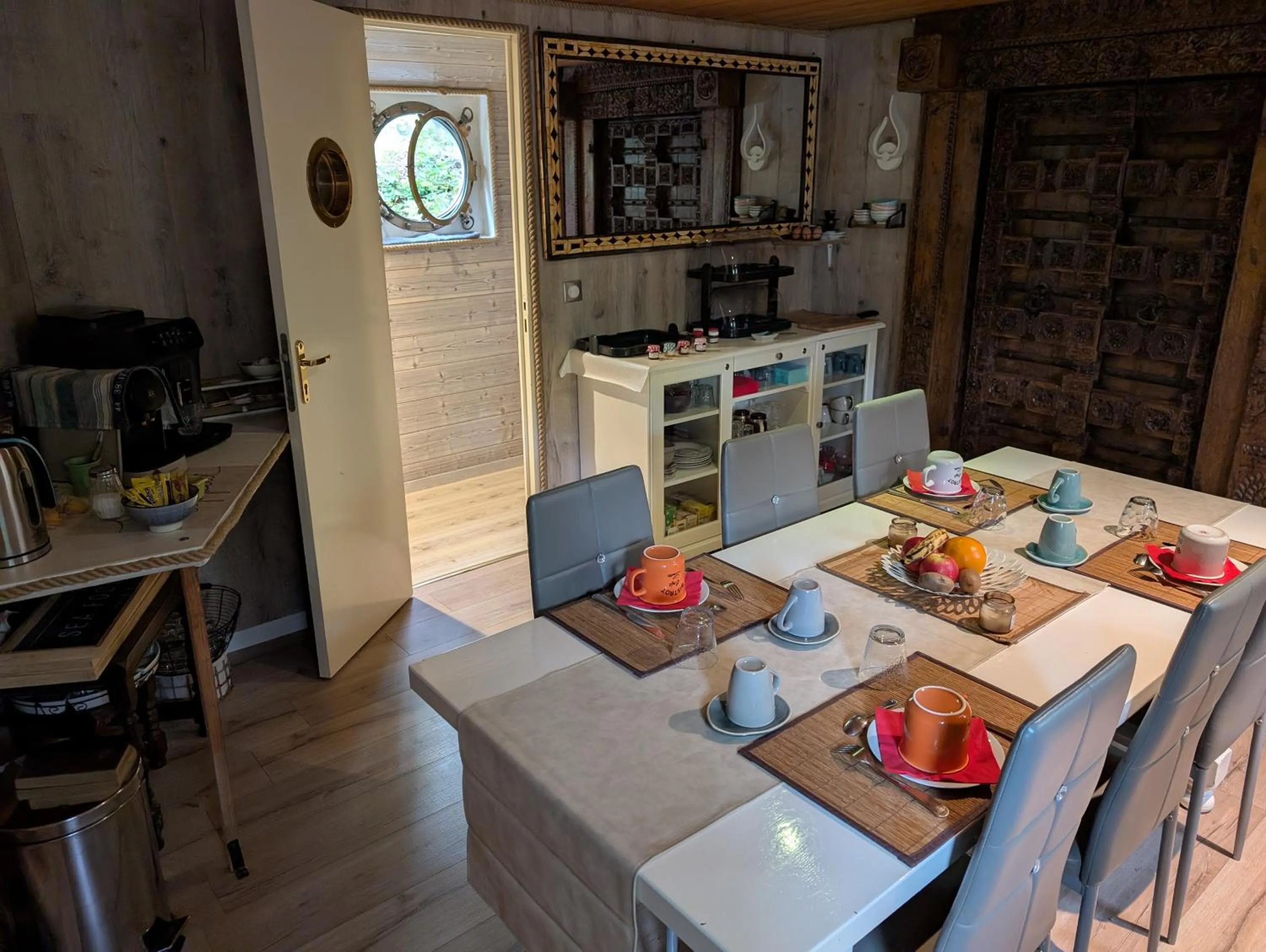 péniche Ino Lefkothea II chambre d'hôtes