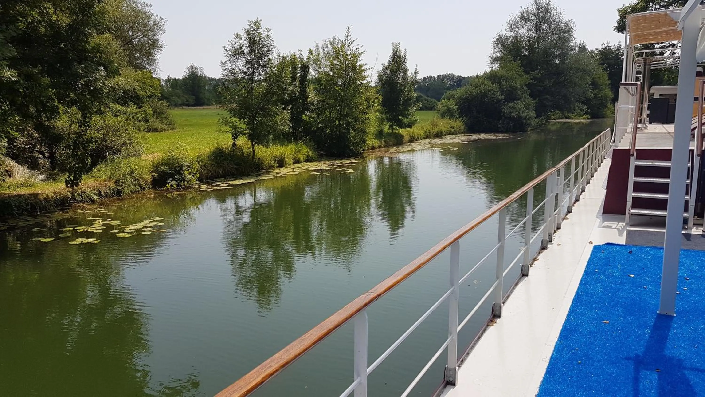 Property building in péniche Ino Lefkothea II chambre d'hôtes