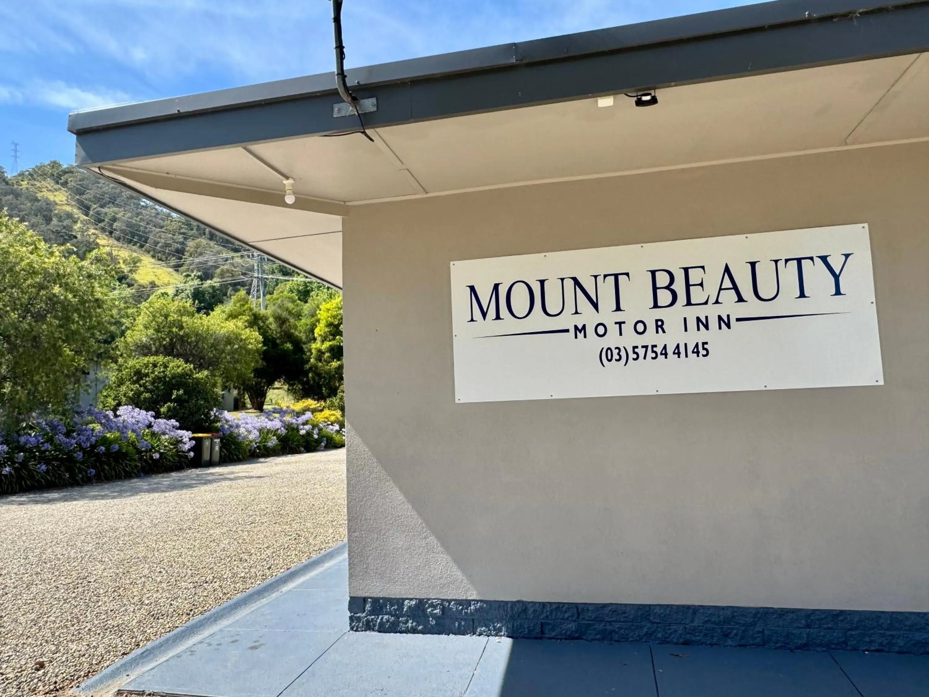 Property building in Mount Beauty Motor Inn