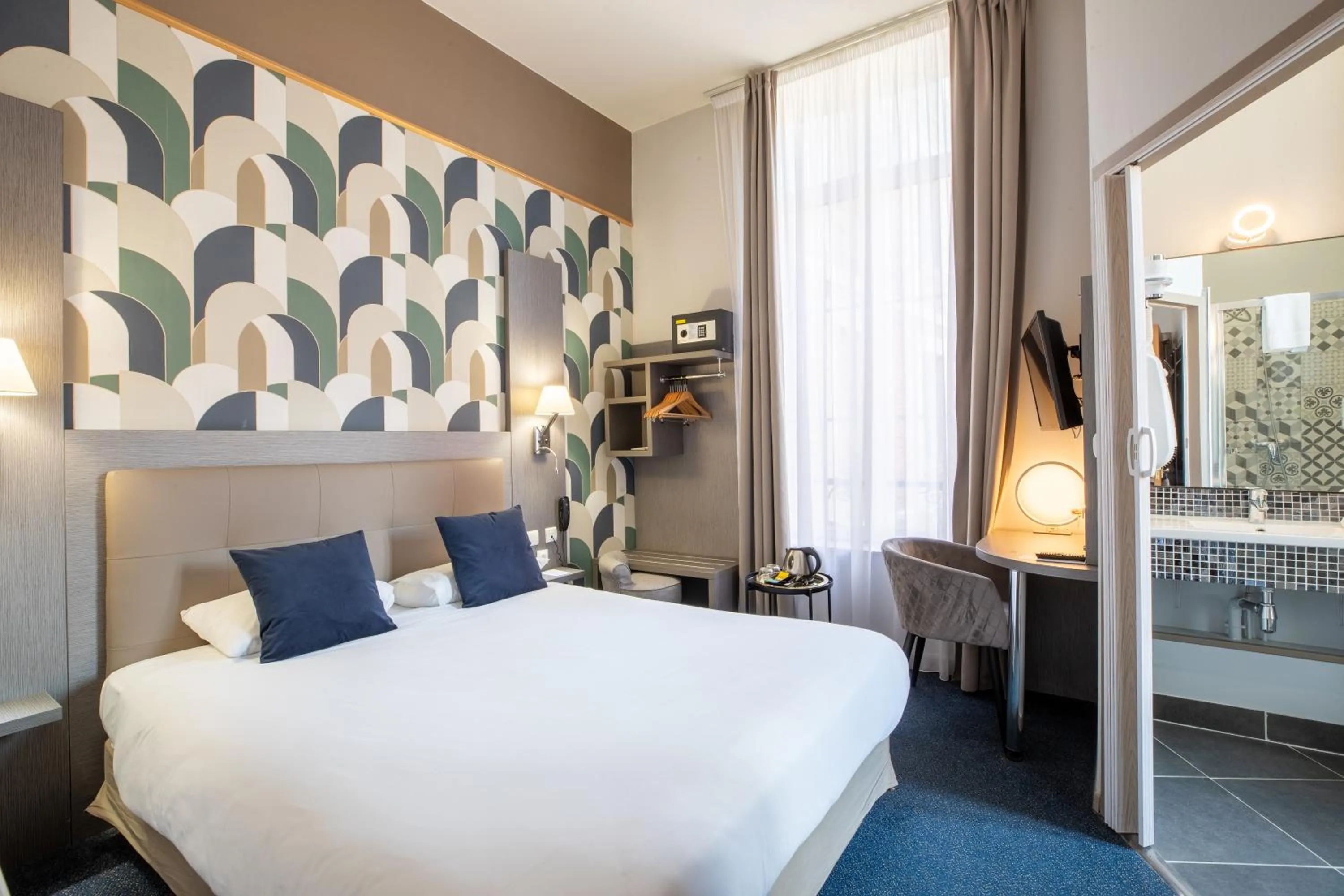 Bed in Best Western Hotel Saint Claude