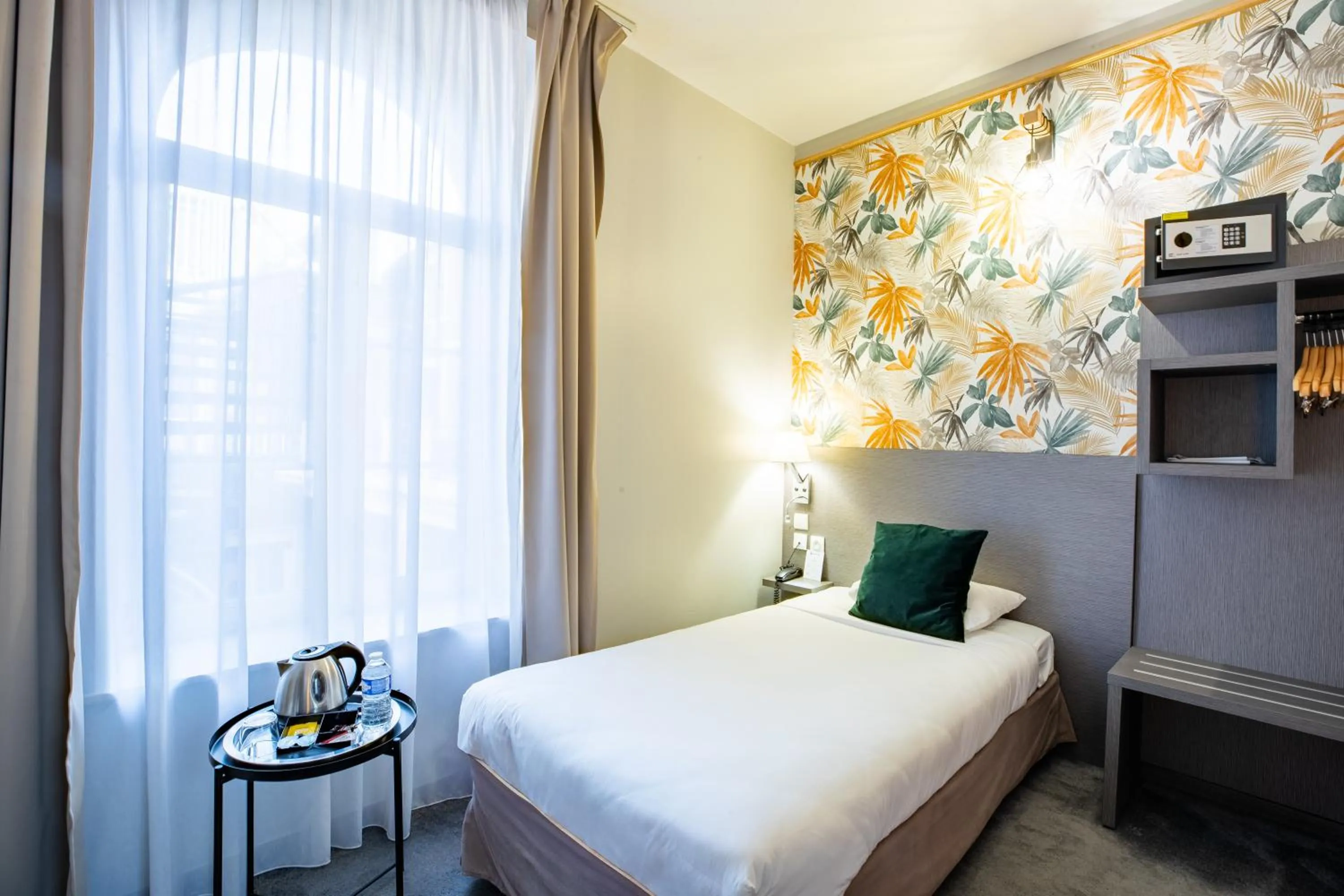 Bed in Best Western Hotel Saint Claude