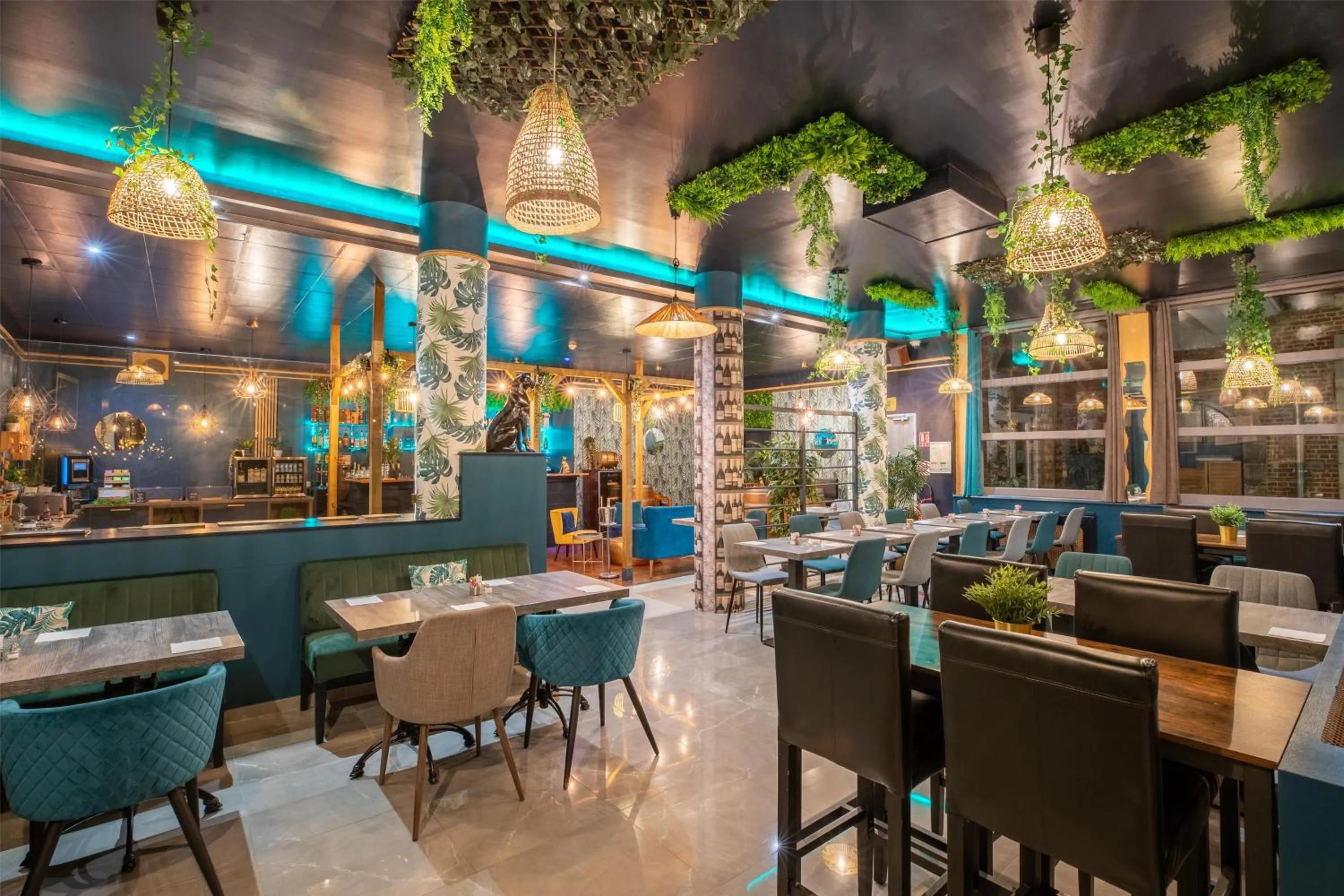 Restaurant/places to eat in Best Western Hotel Saint Claude