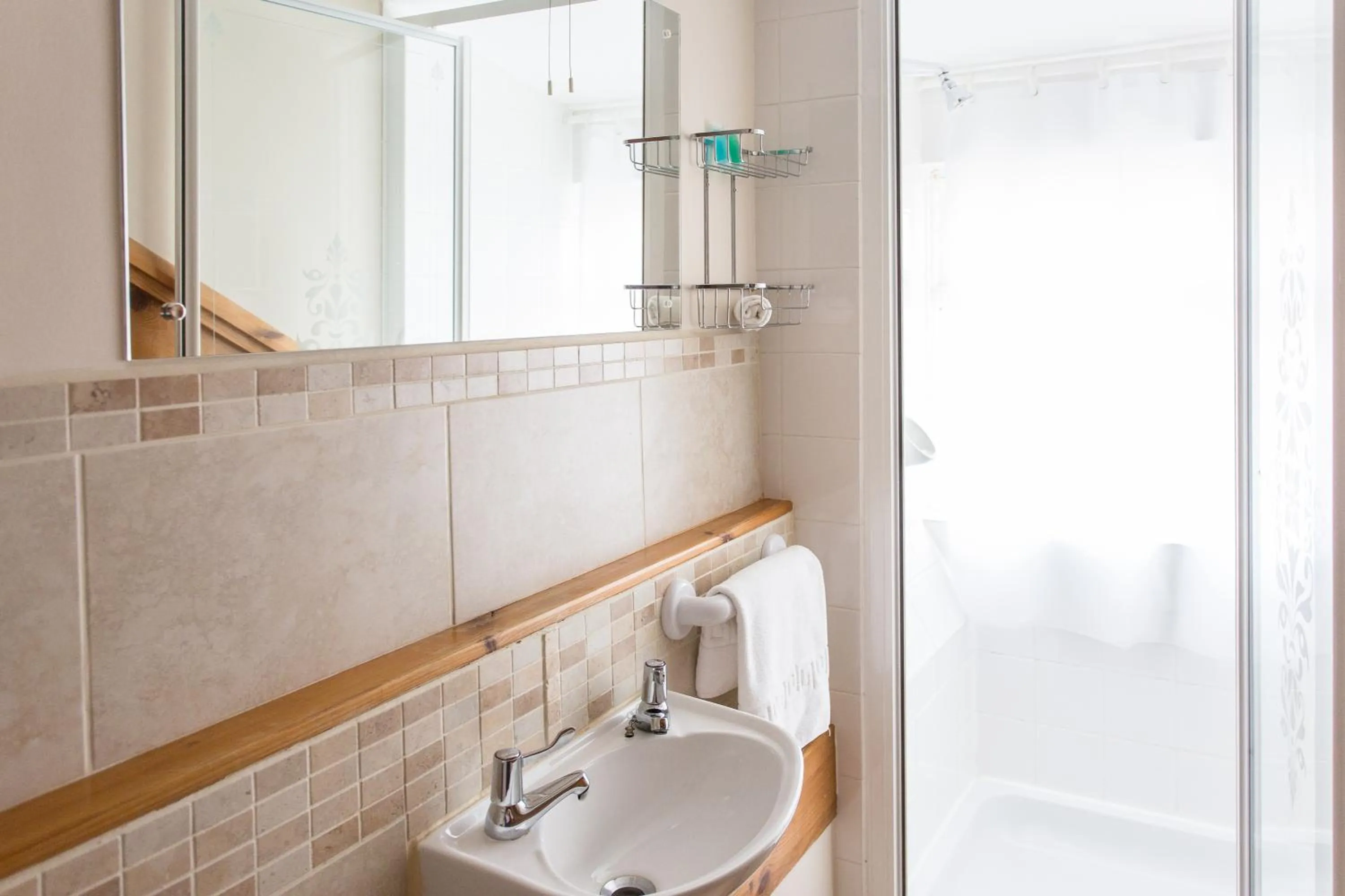 Shower in Greenbanks Hotel Norfolk