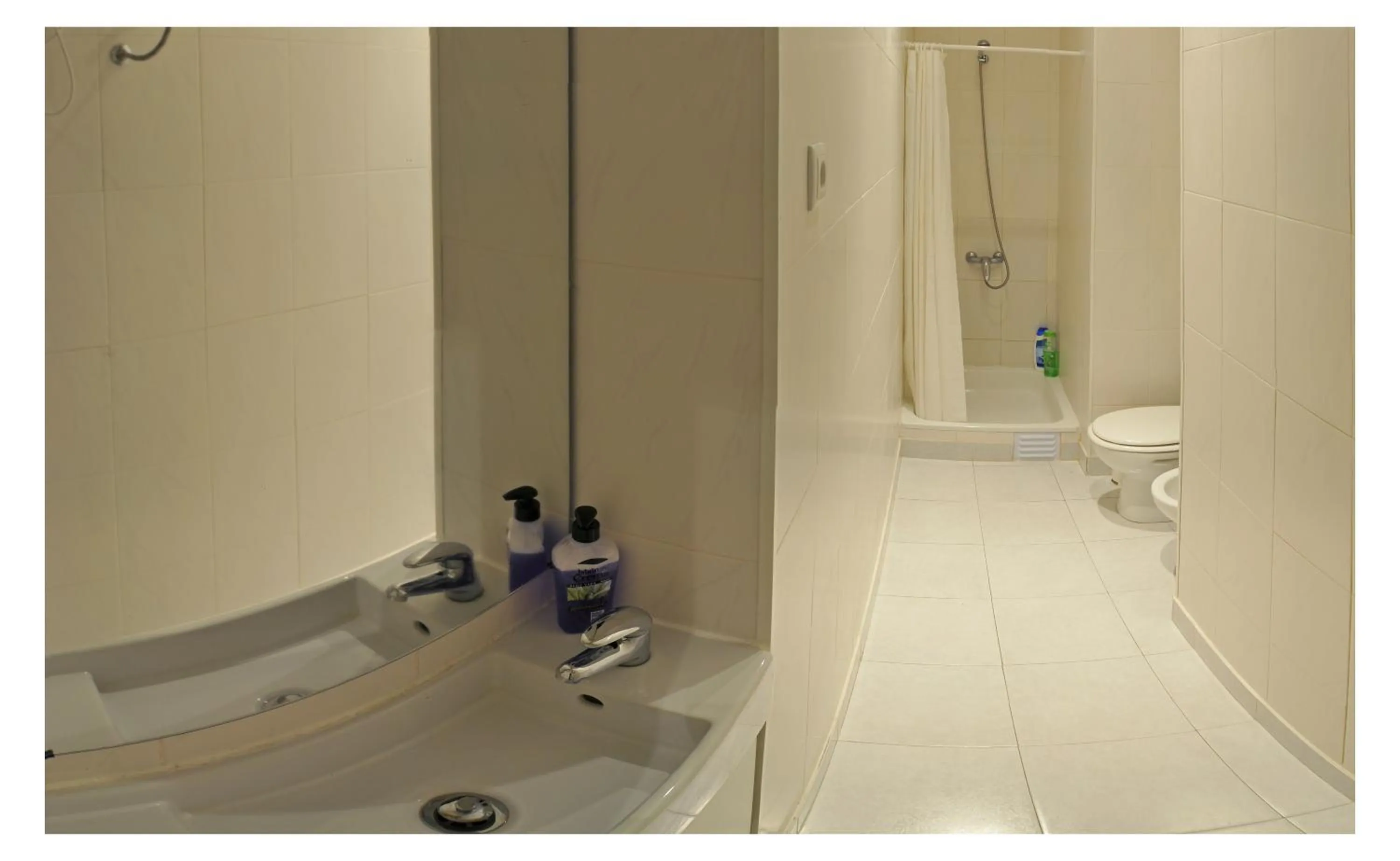 Bathroom in City Center Guest House