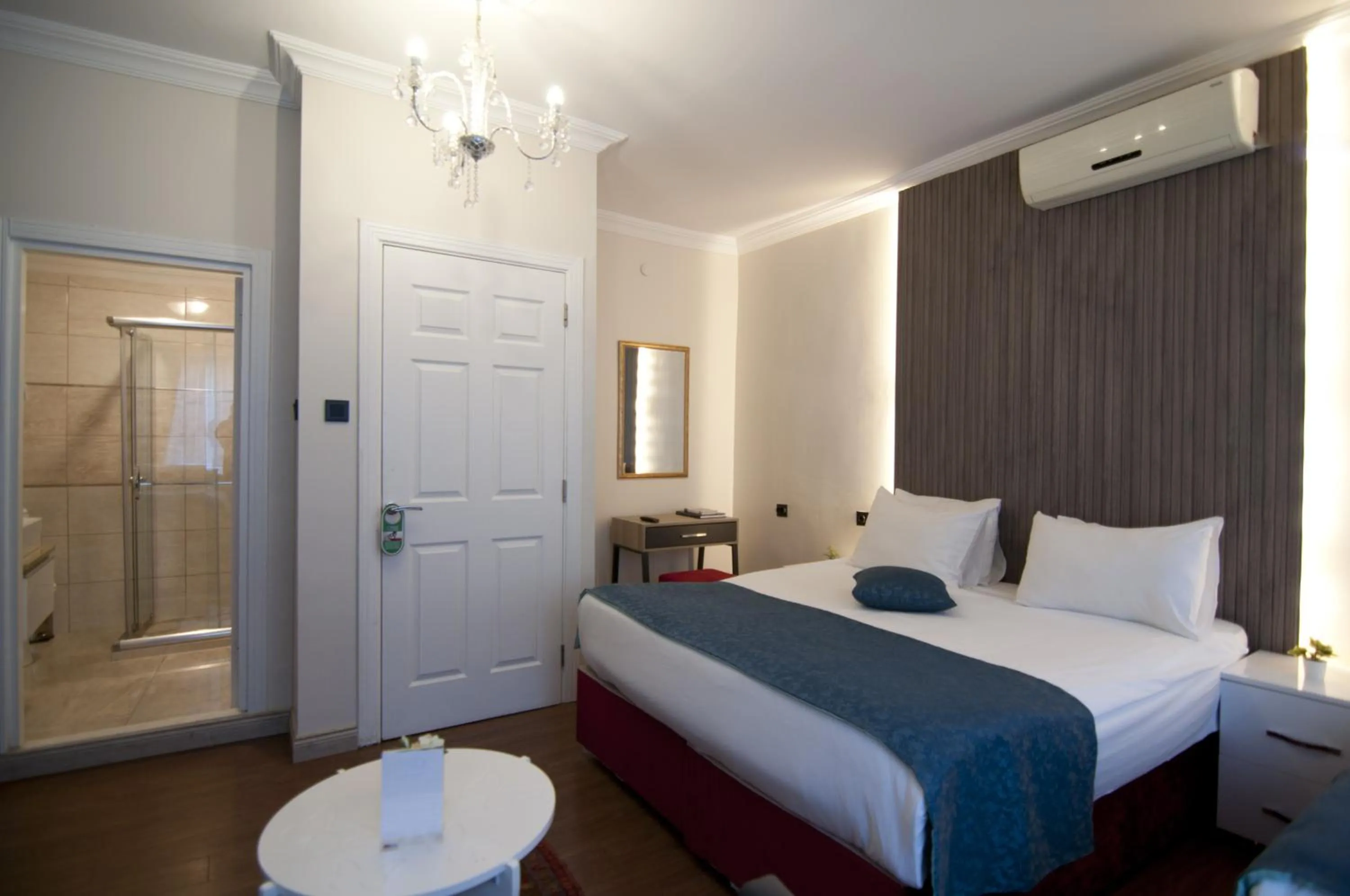 Bed in Genius Hotel Istanbul