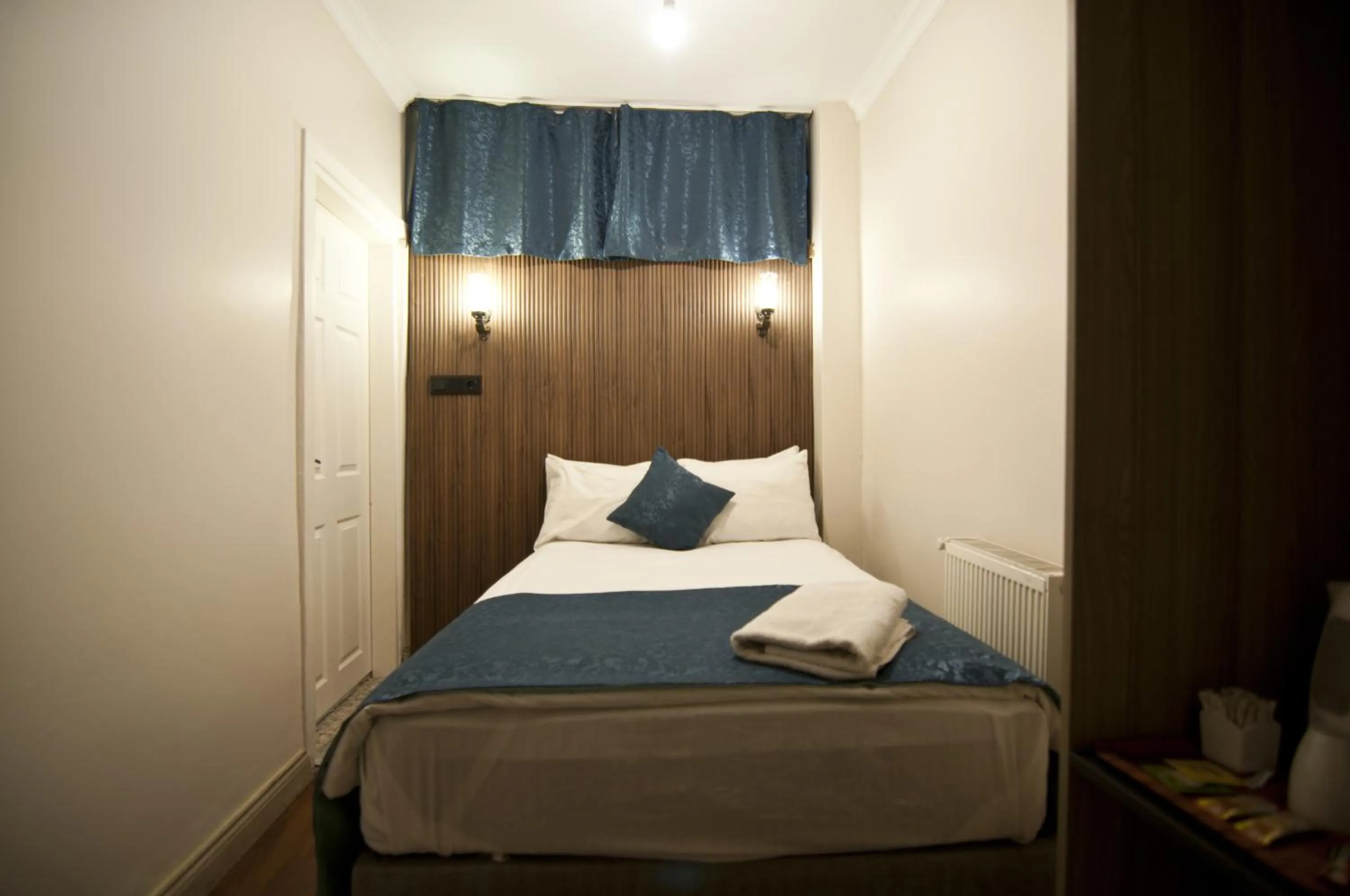 Bed in Genius Hotel Istanbul