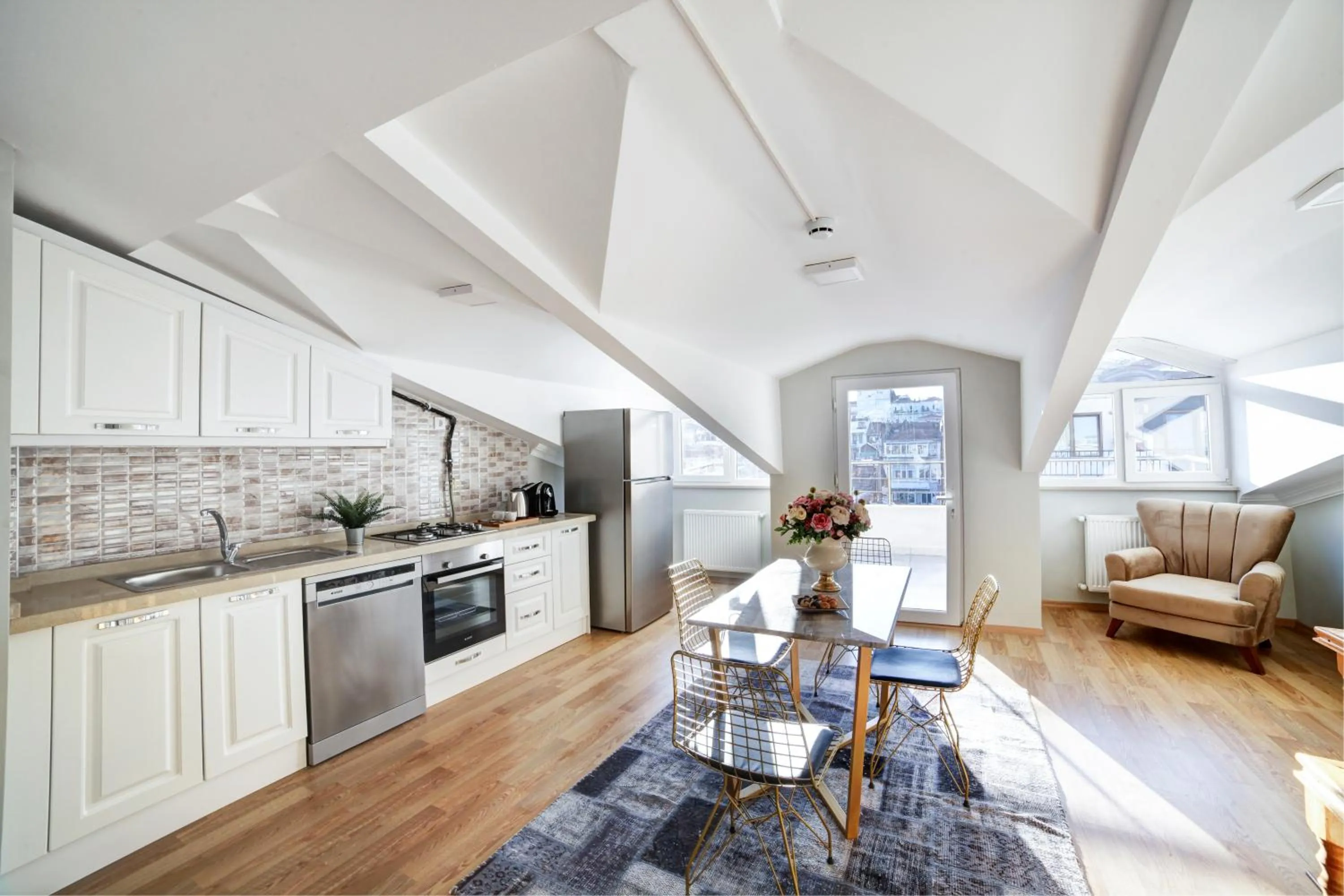 Kitchen or kitchenette in Beddington Residence Sisli