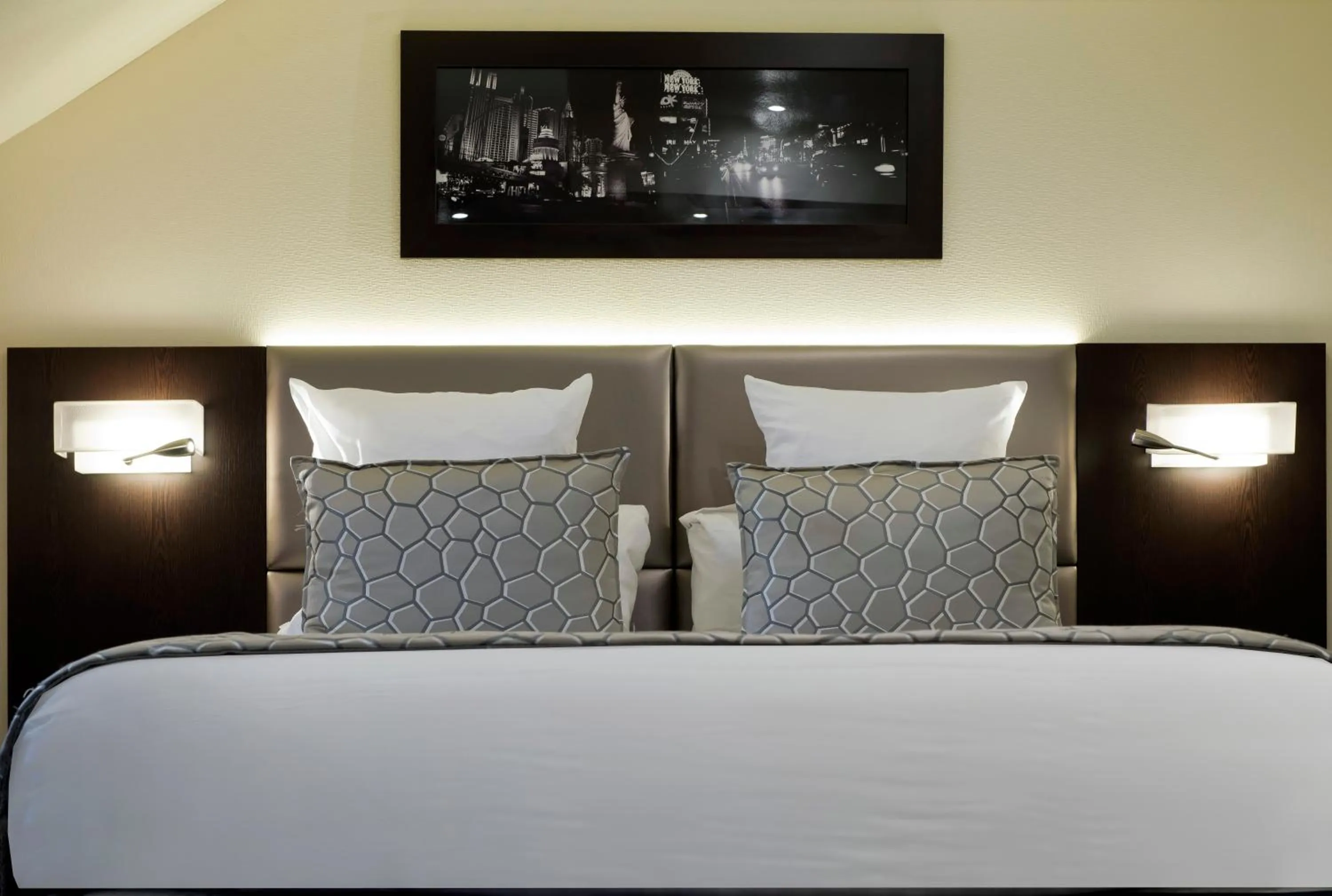 Bed in Hotel Choiseul Opera