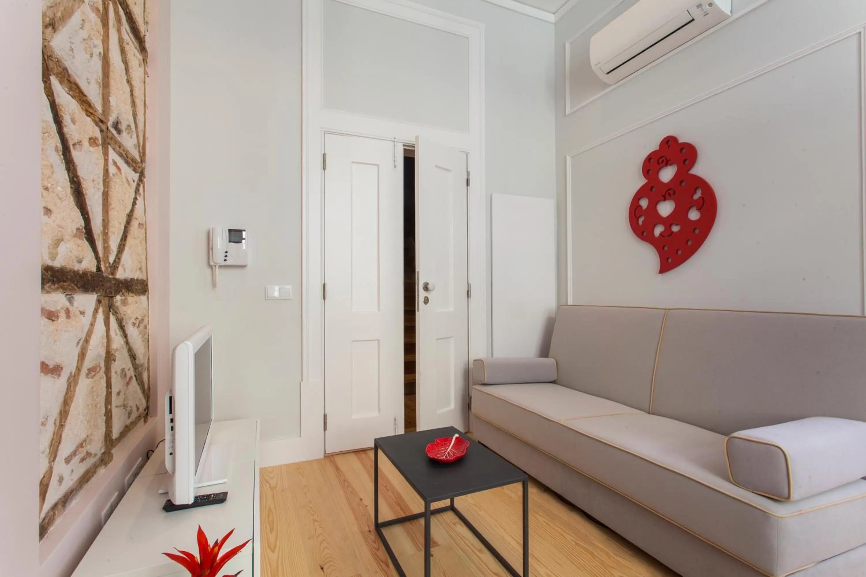 Living room, Bed in Casas da Baixa - Jules & Madeleine