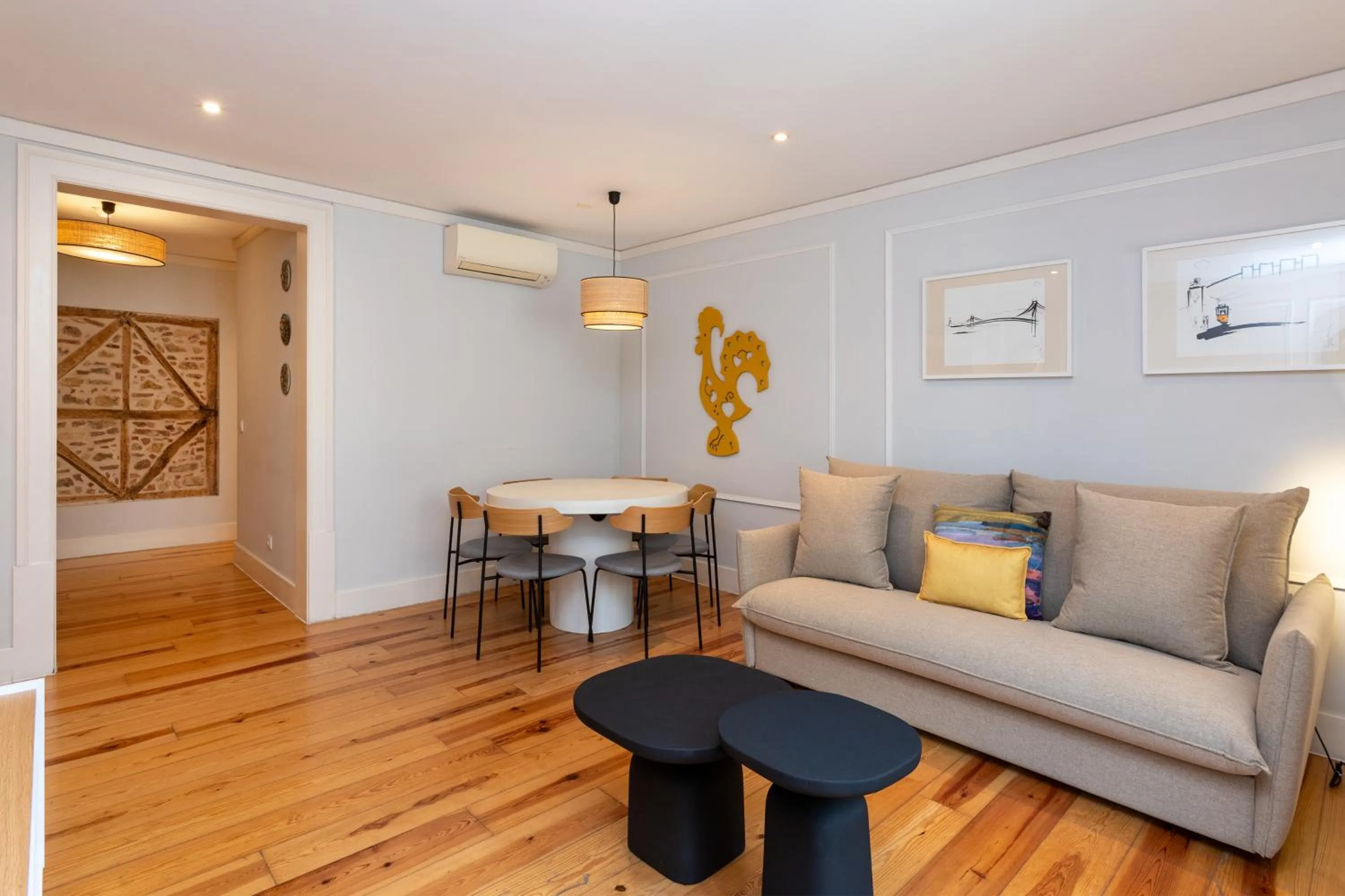 Living room in Casas da Baixa - Jules & Madeleine