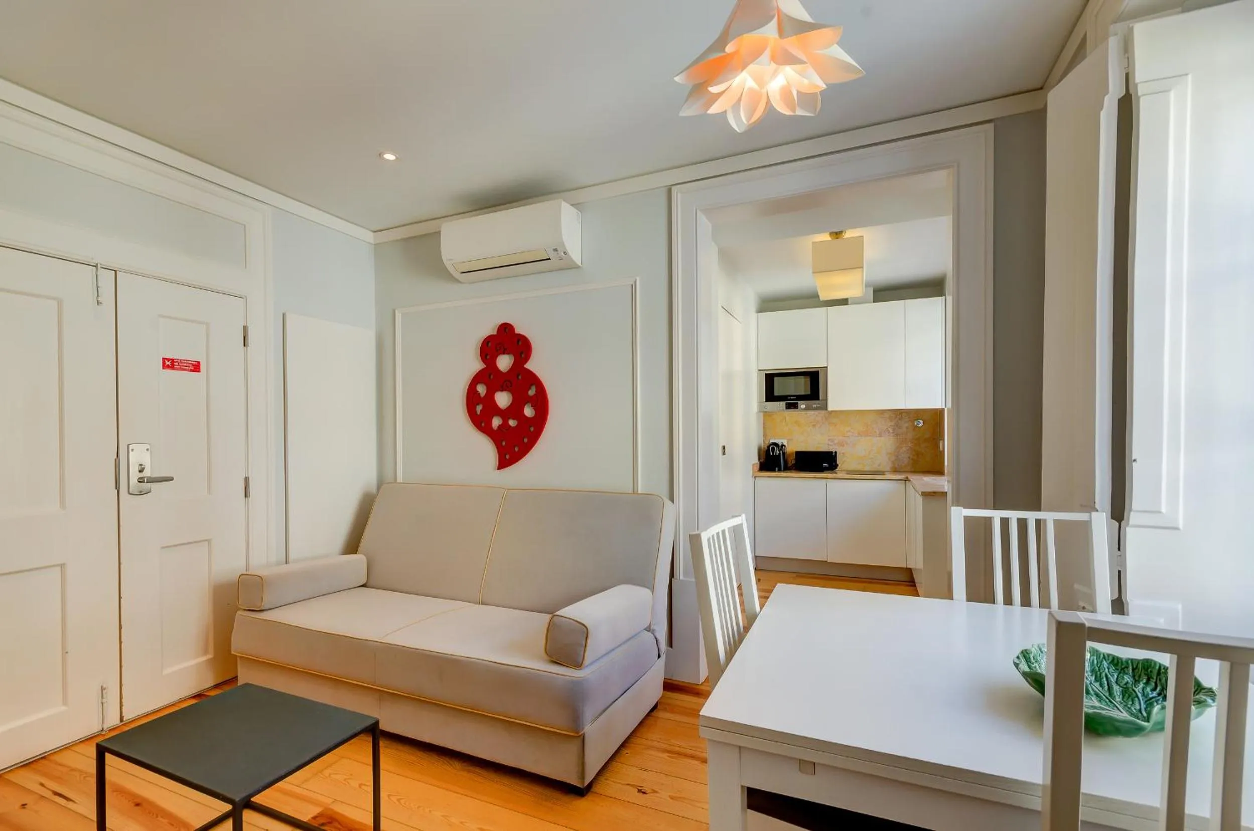 Living room in Casas da Baixa - Jules & Madeleine