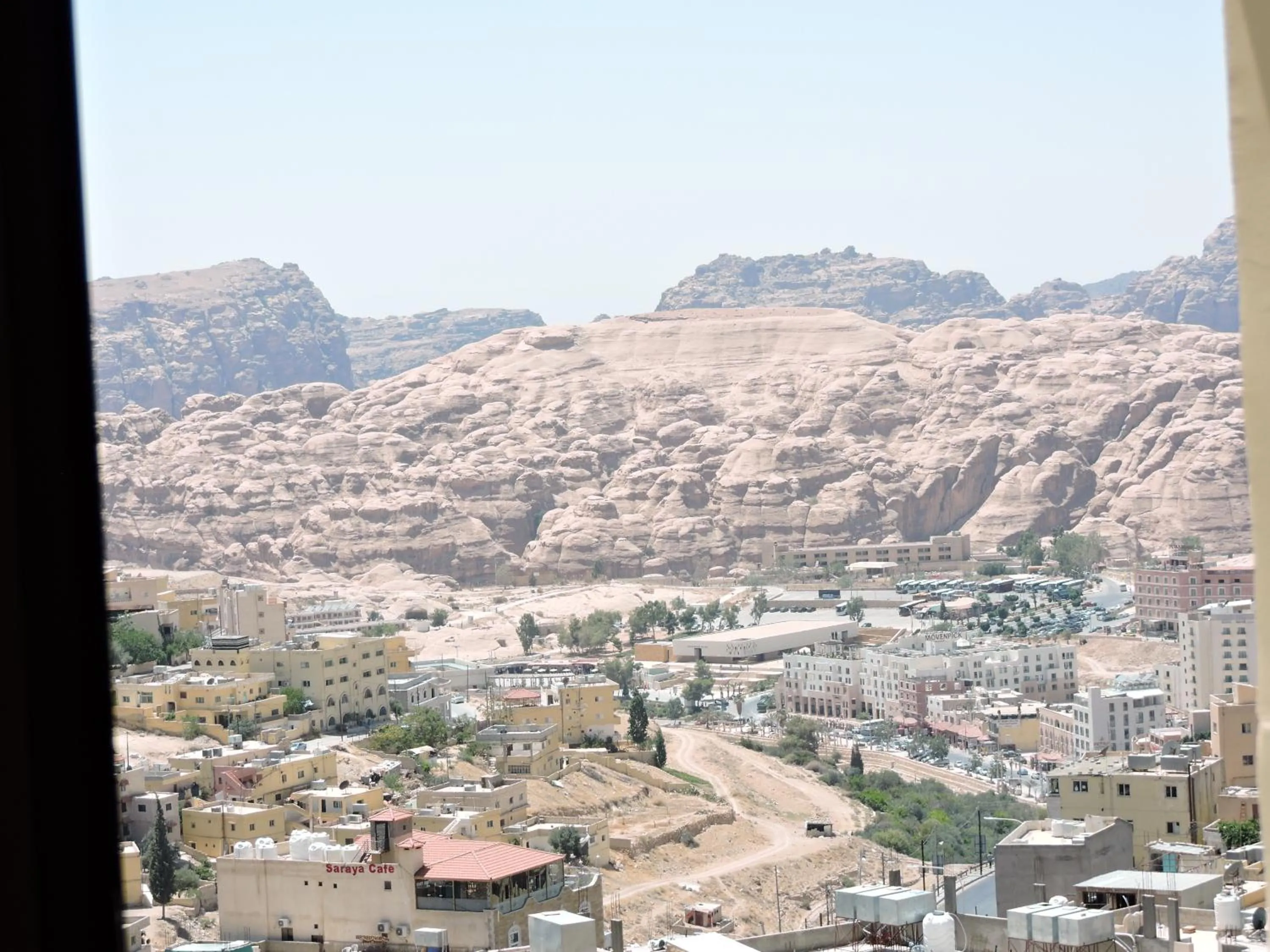 Neighbourhood in Valentine Inn Luxury