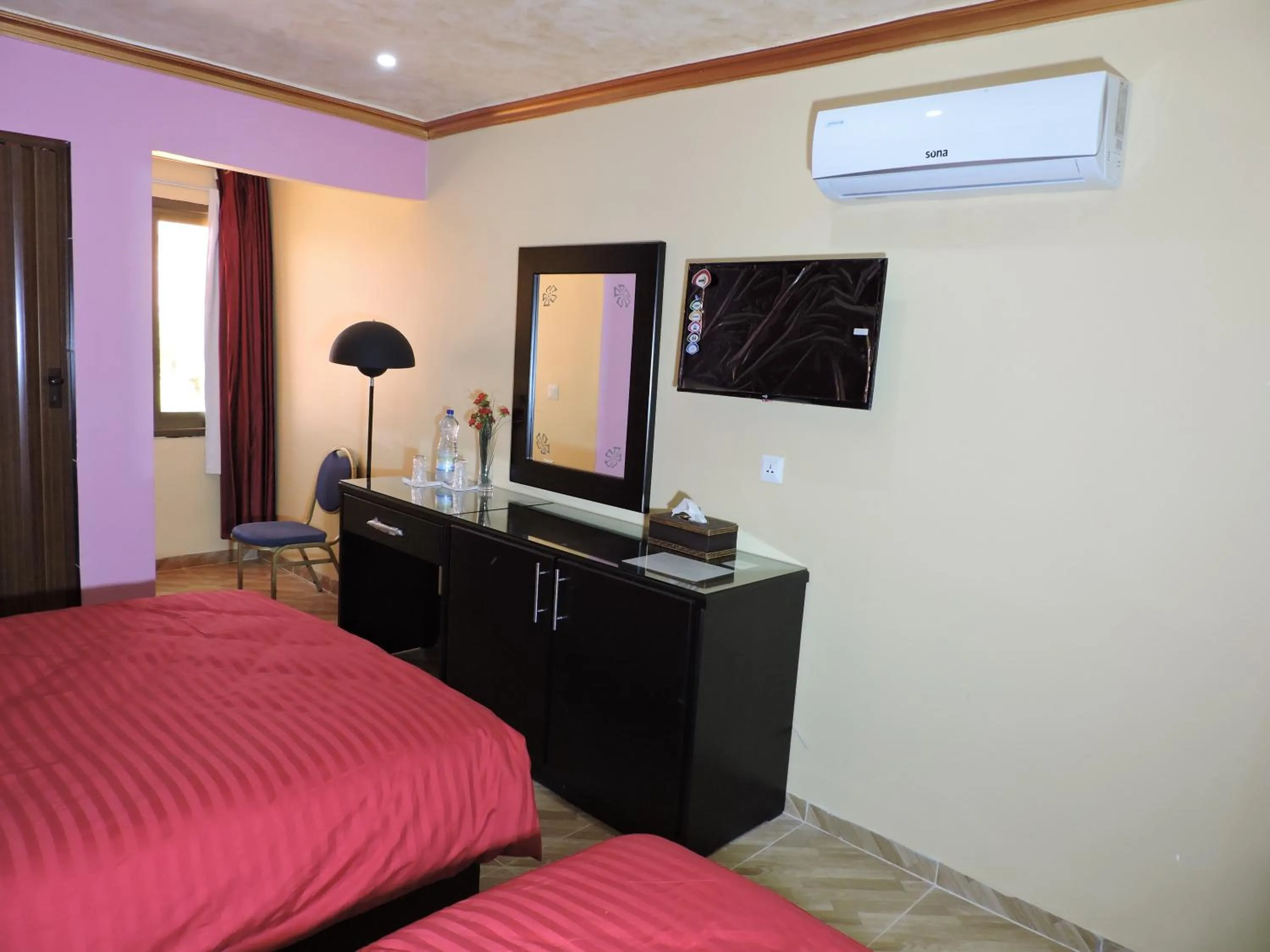 TV and multimedia, Bed in Valentine Inn Luxury