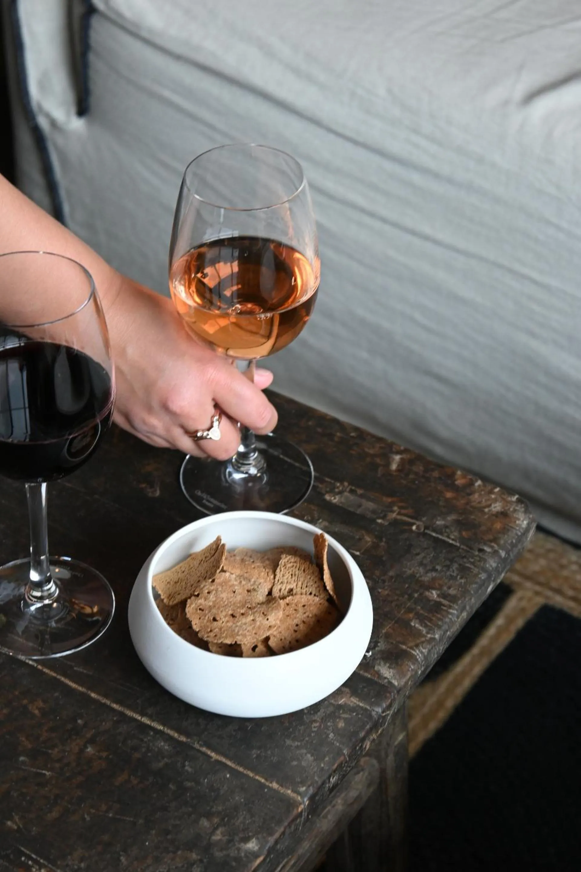 Lounge or bar in Otonali hôtel by Breizh Café