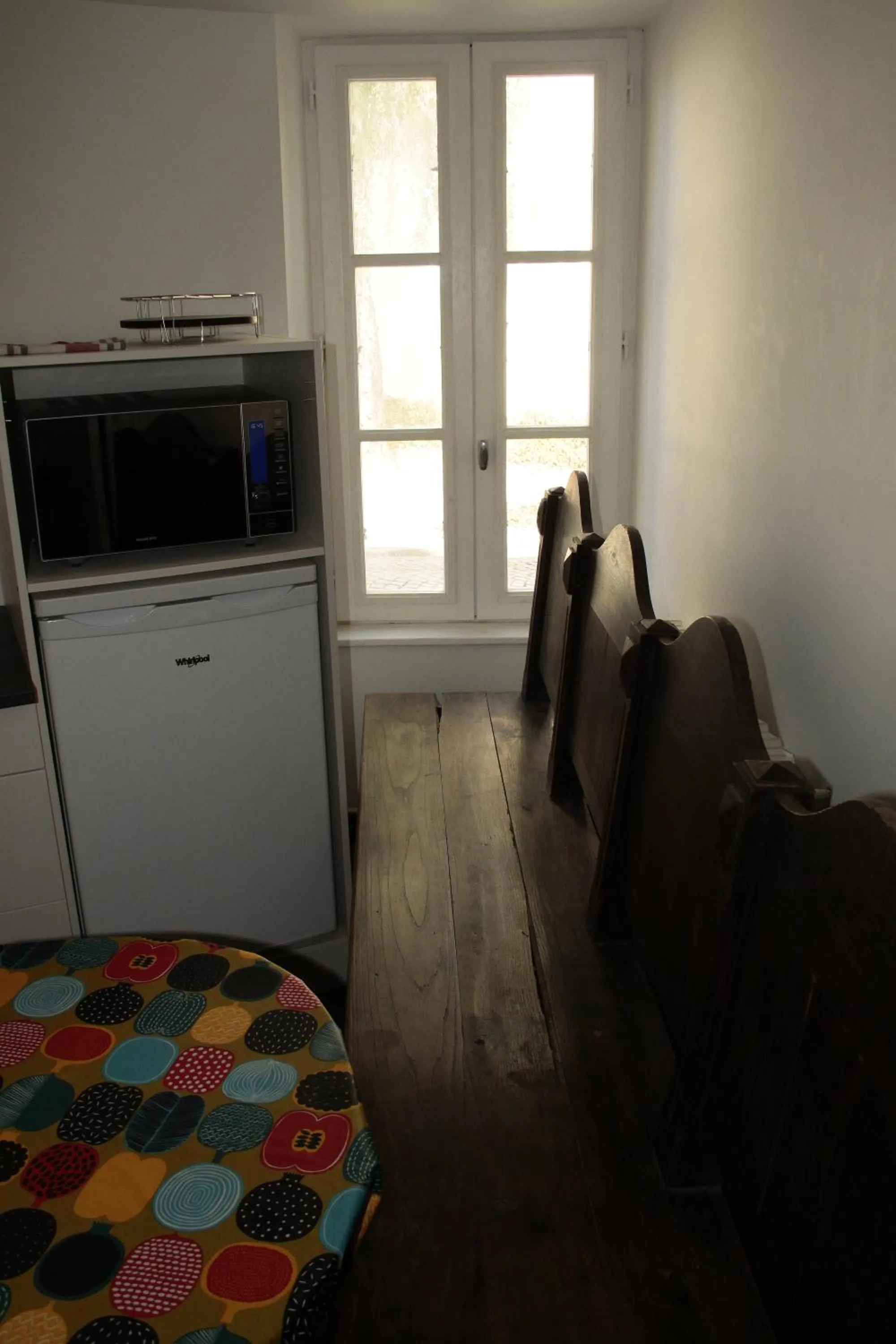 Kitchen or kitchenette, Bed in Hostel du lapin blanc